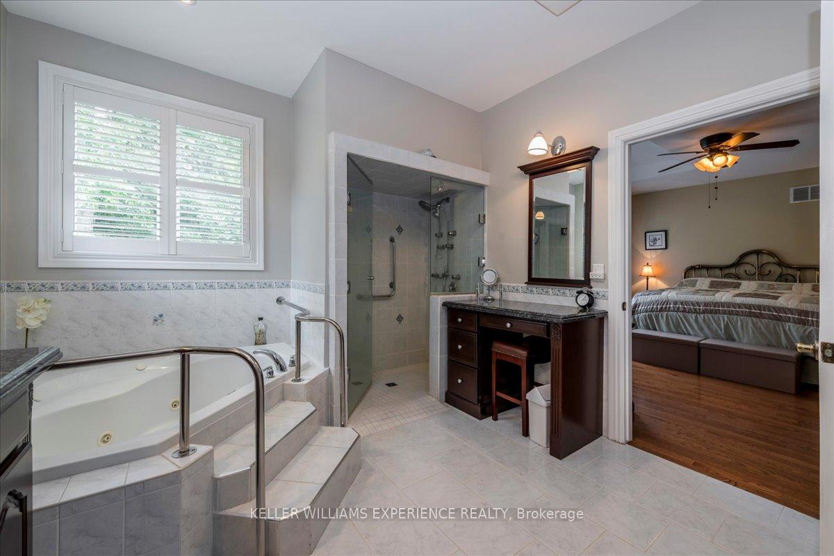 Photo 19 of 34 Heatherwood Drive, Springwater, Midhurst — HOMEH