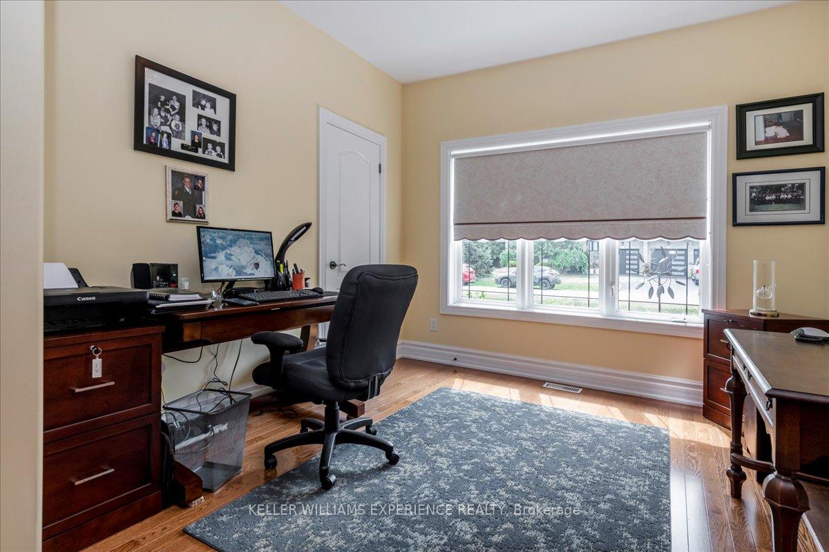 Photo 22 of 34 Heatherwood Drive, Springwater, Midhurst — HOMEH