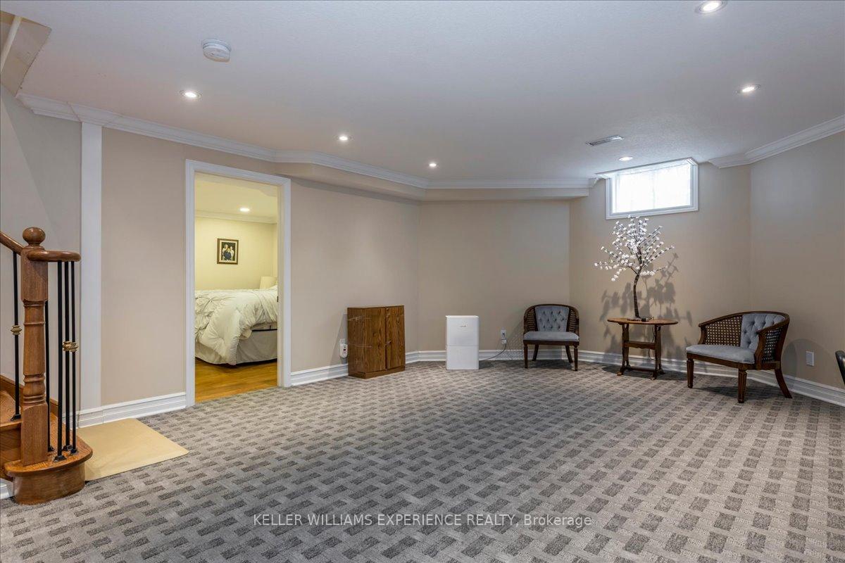 Photo 27 of 34 Heatherwood Drive, Springwater, Midhurst — HOMEH