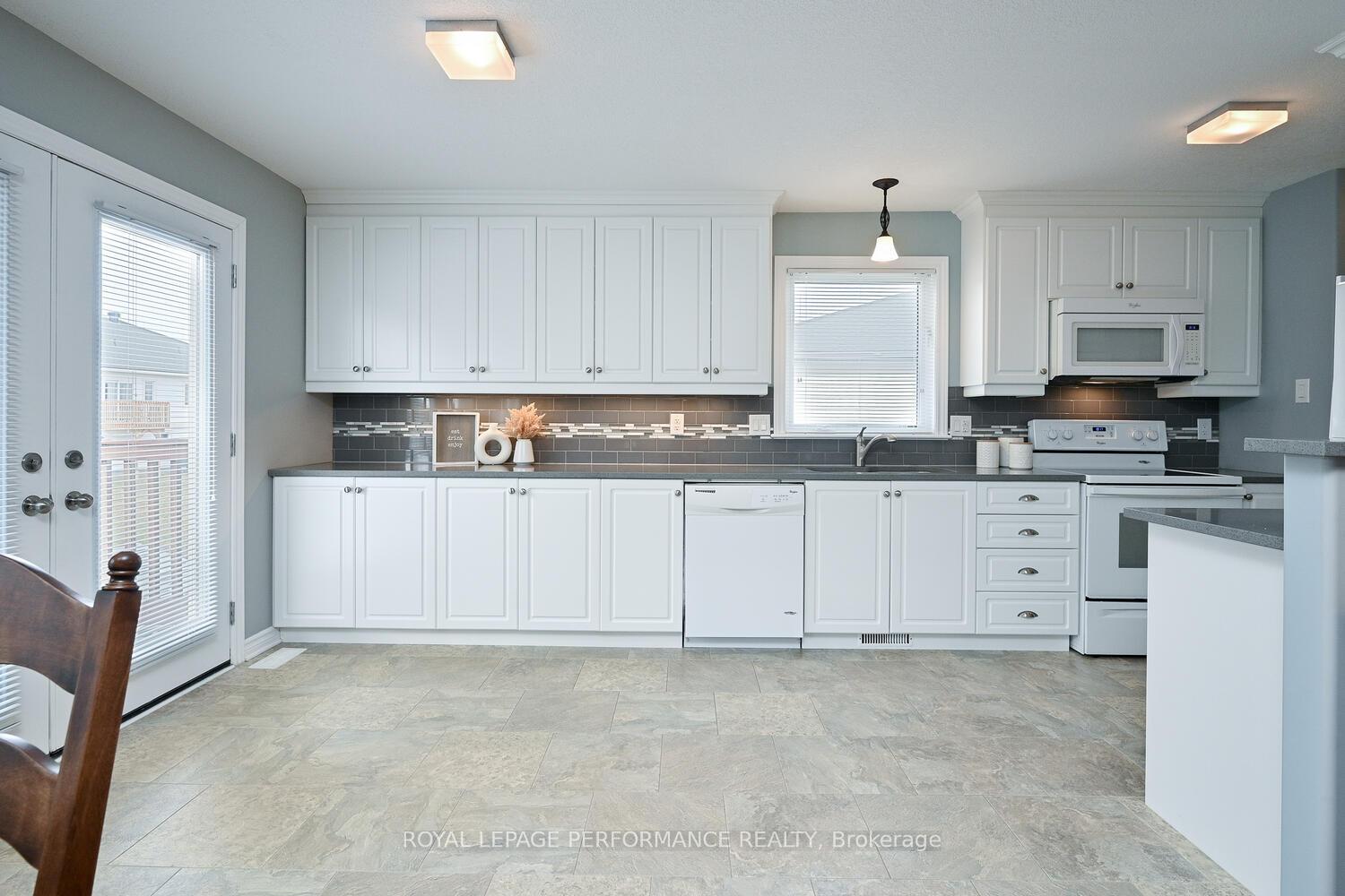 Photo 12 of 32 Code Crescent, Smiths Falls — HOMEH