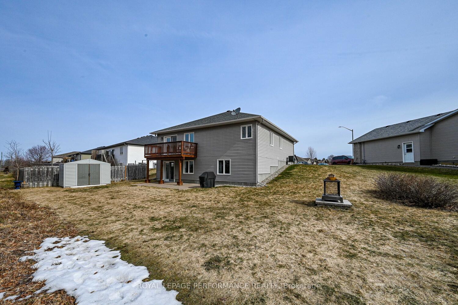 Photo 37 of 32 Code Crescent, Smiths Falls — HOMEH