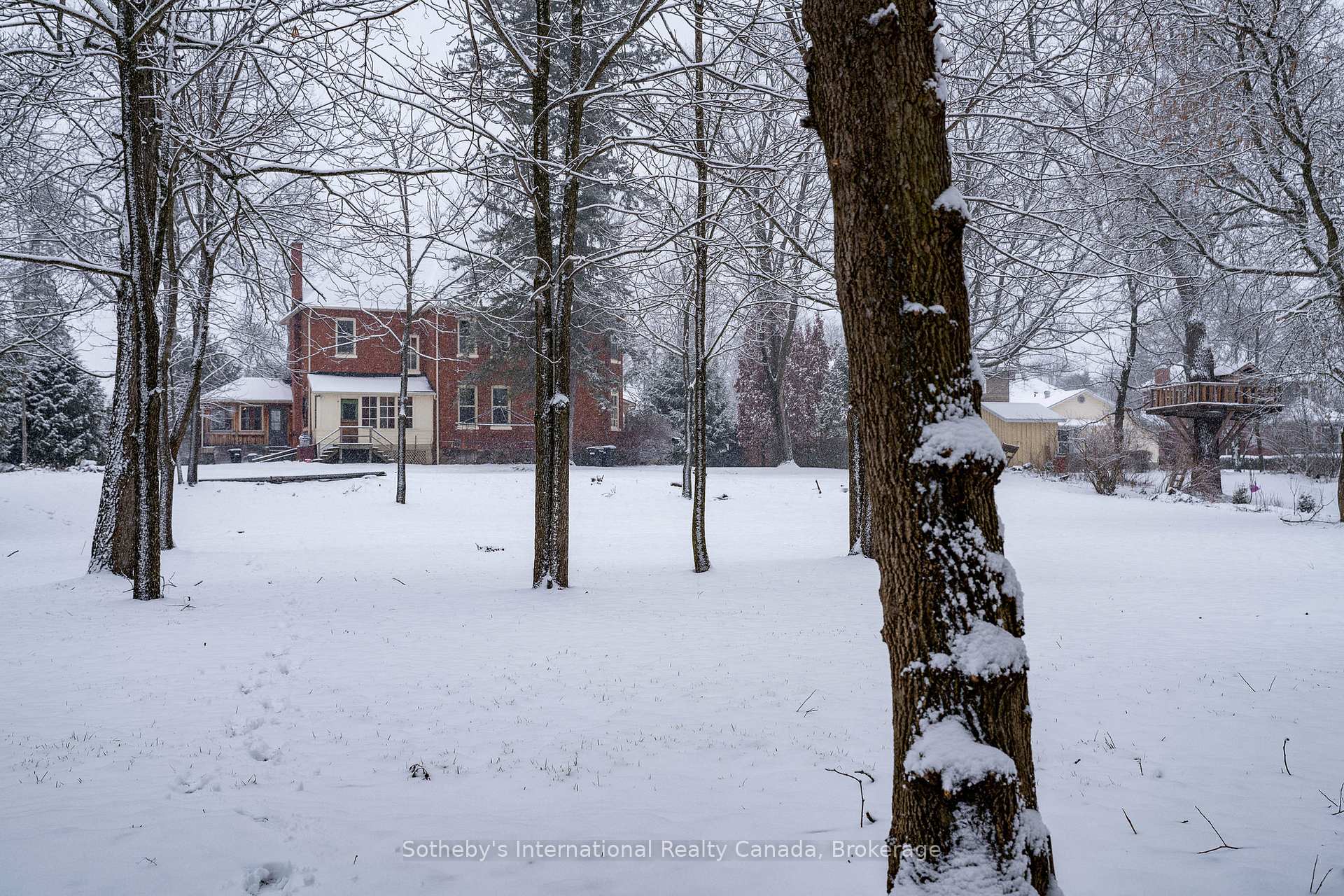 Photo 3 of 18 Amelia Street, Springwater, Elmvale — HOMEH