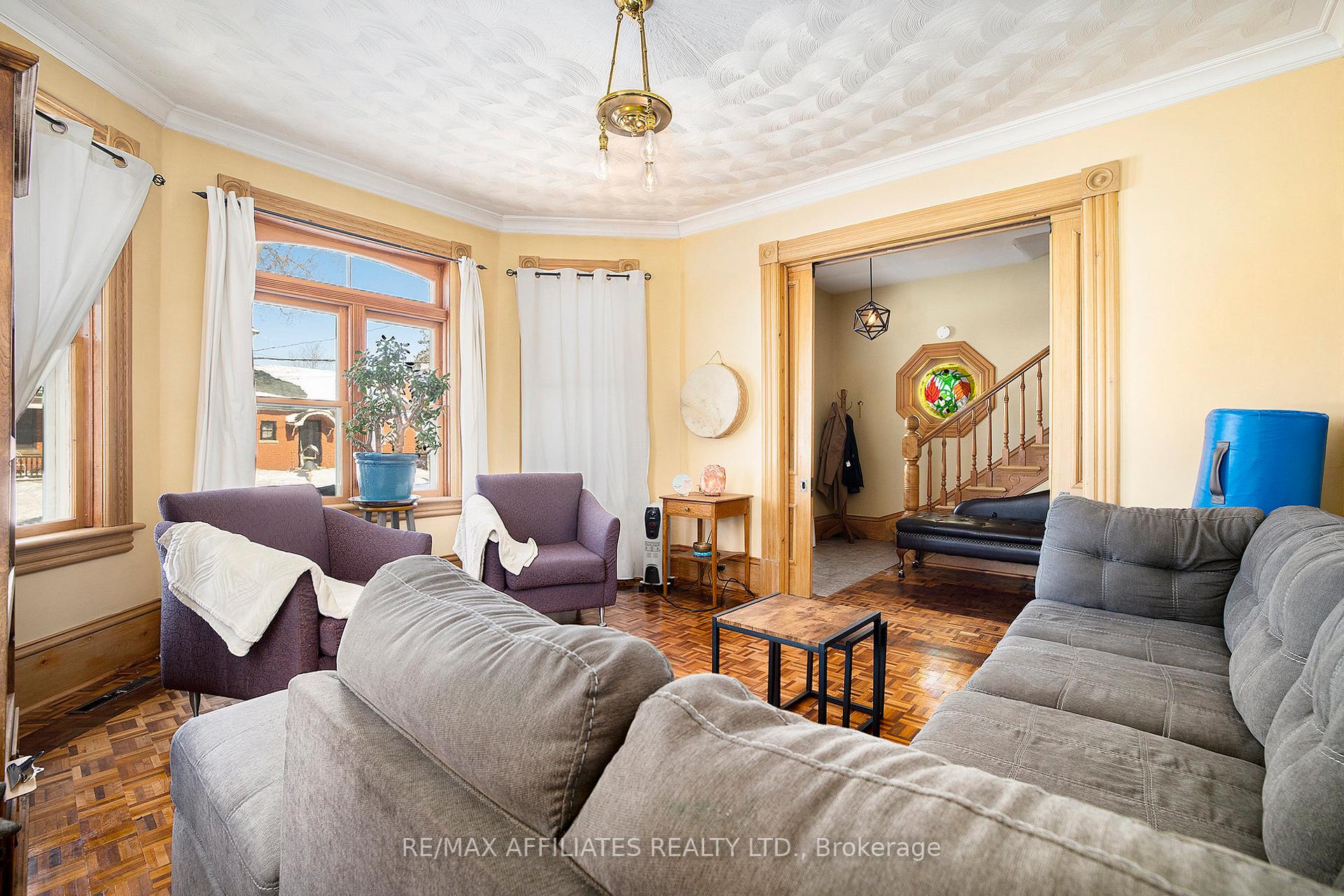 Photo 11 of 25 Daniel Street, Smiths Falls — HOMEH