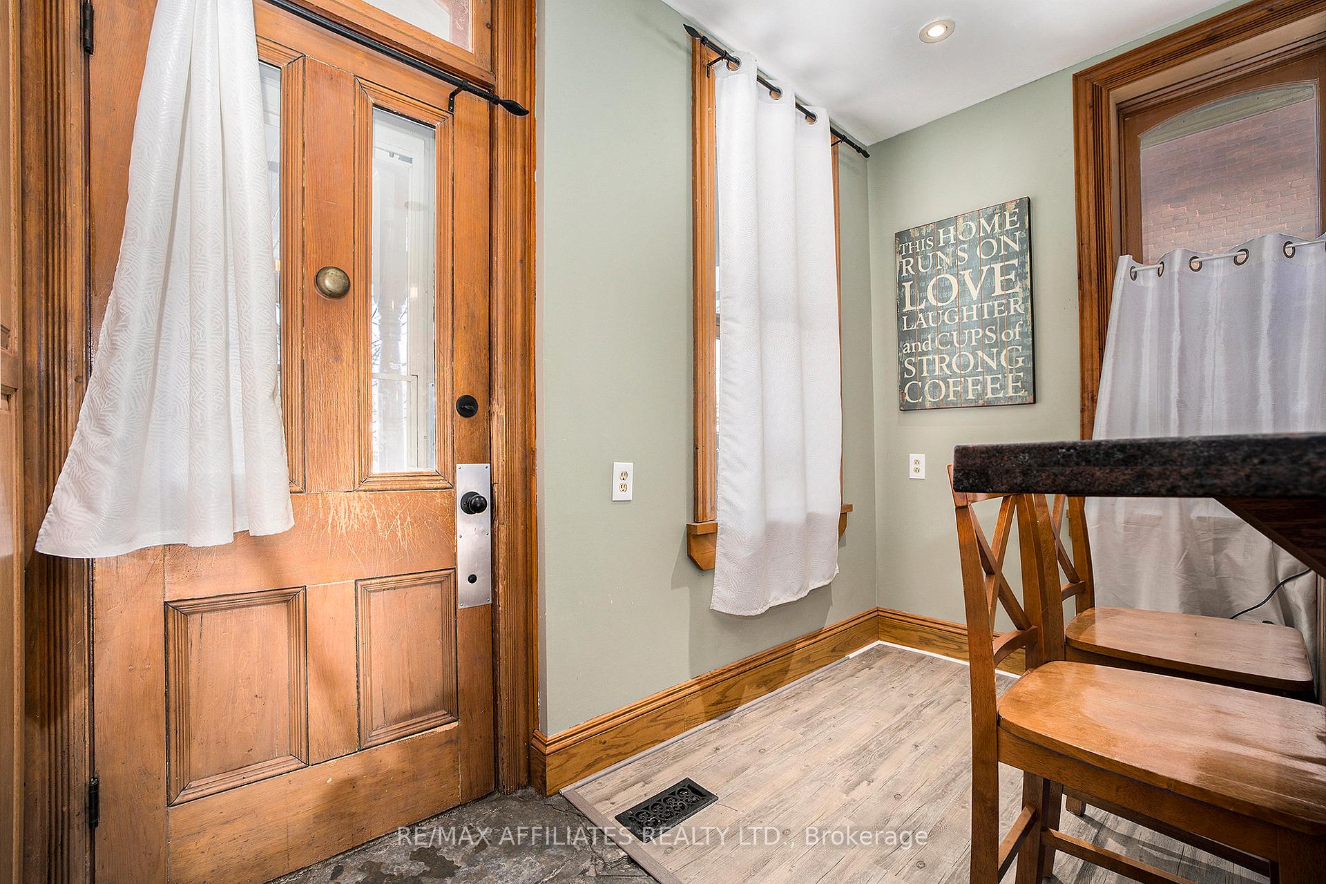 Photo 20 of 25 Daniel Street, Smiths Falls — HOMEH