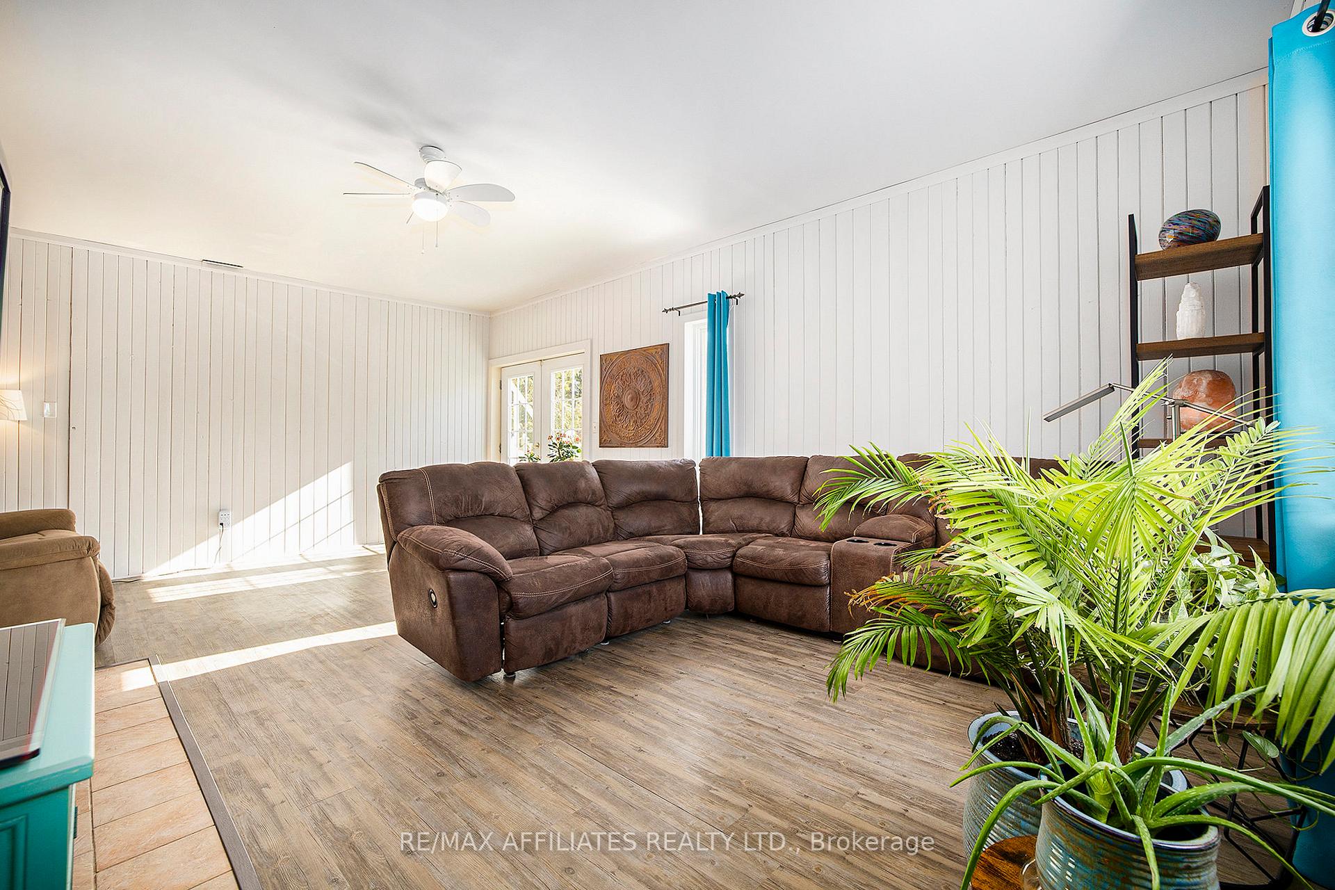 Photo 21 of 25 Daniel Street, Smiths Falls — HOMEH