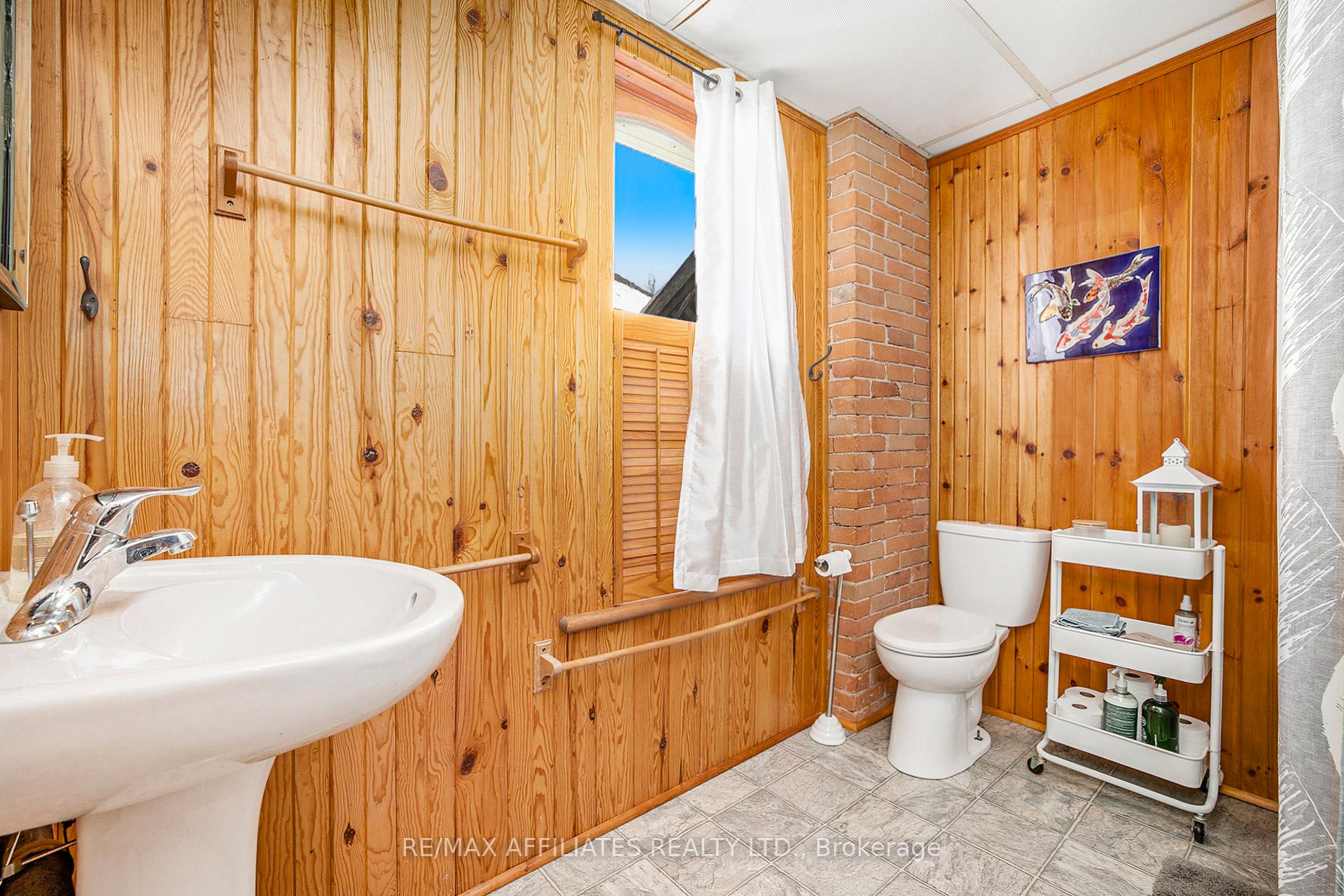 Photo 36 of 25 Daniel Street, Smiths Falls — HOMEH
