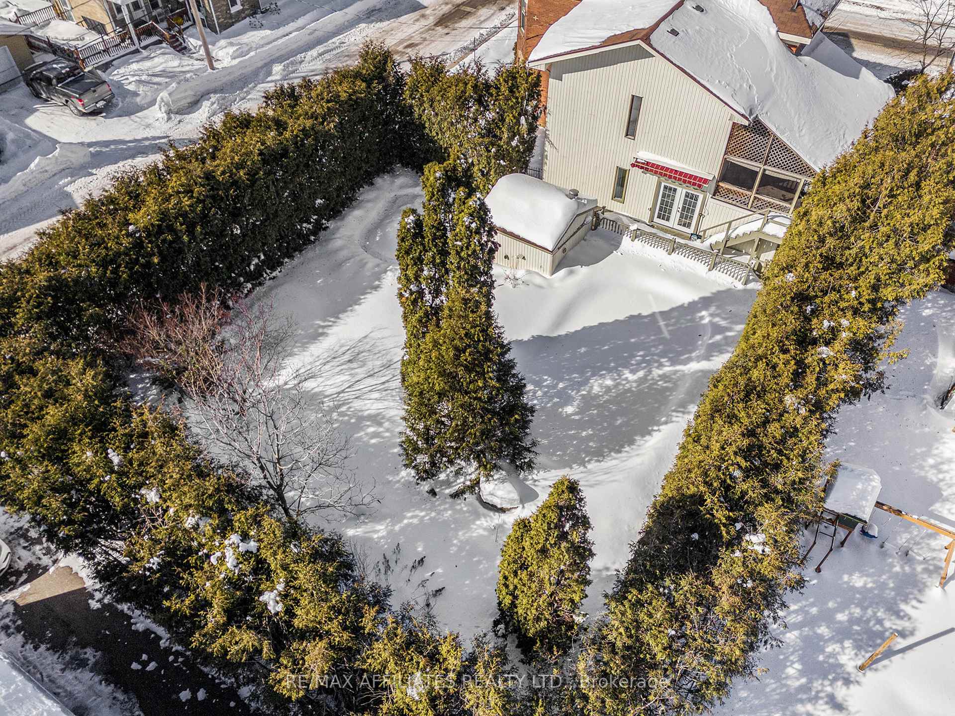 Photo 42 of 25 Daniel Street, Smiths Falls — HOMEH