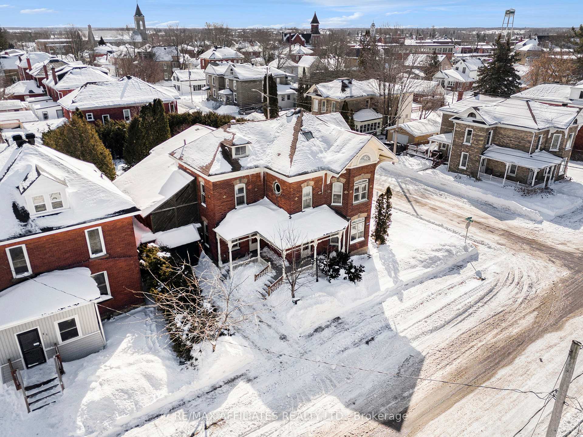 Photo 44 of 25 Daniel Street, Smiths Falls — HOMEH