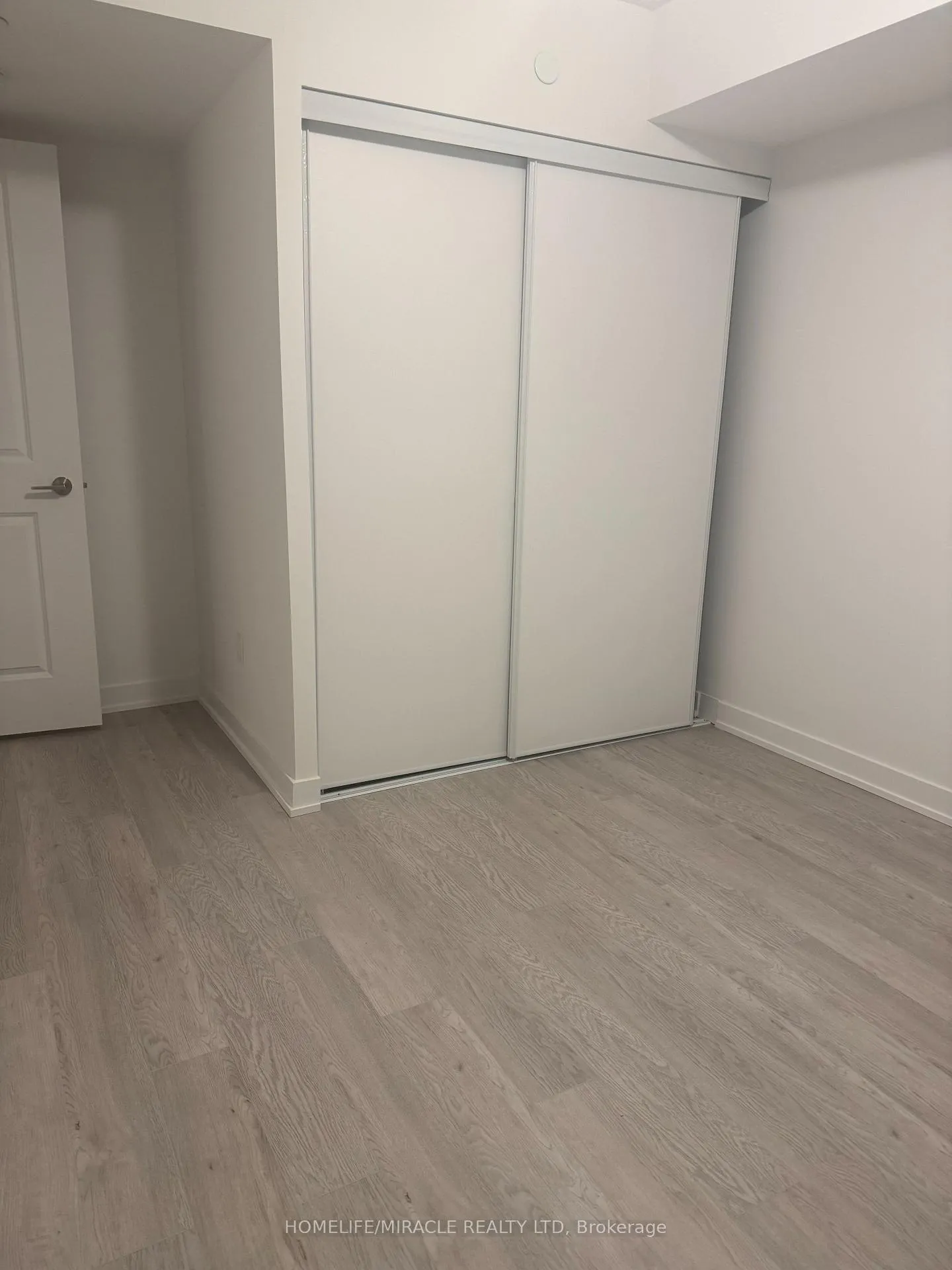 Photo 8 of Unit 1306, 1010 Sandy Beach Road, Pickering, Bay Ridges — HOMEH