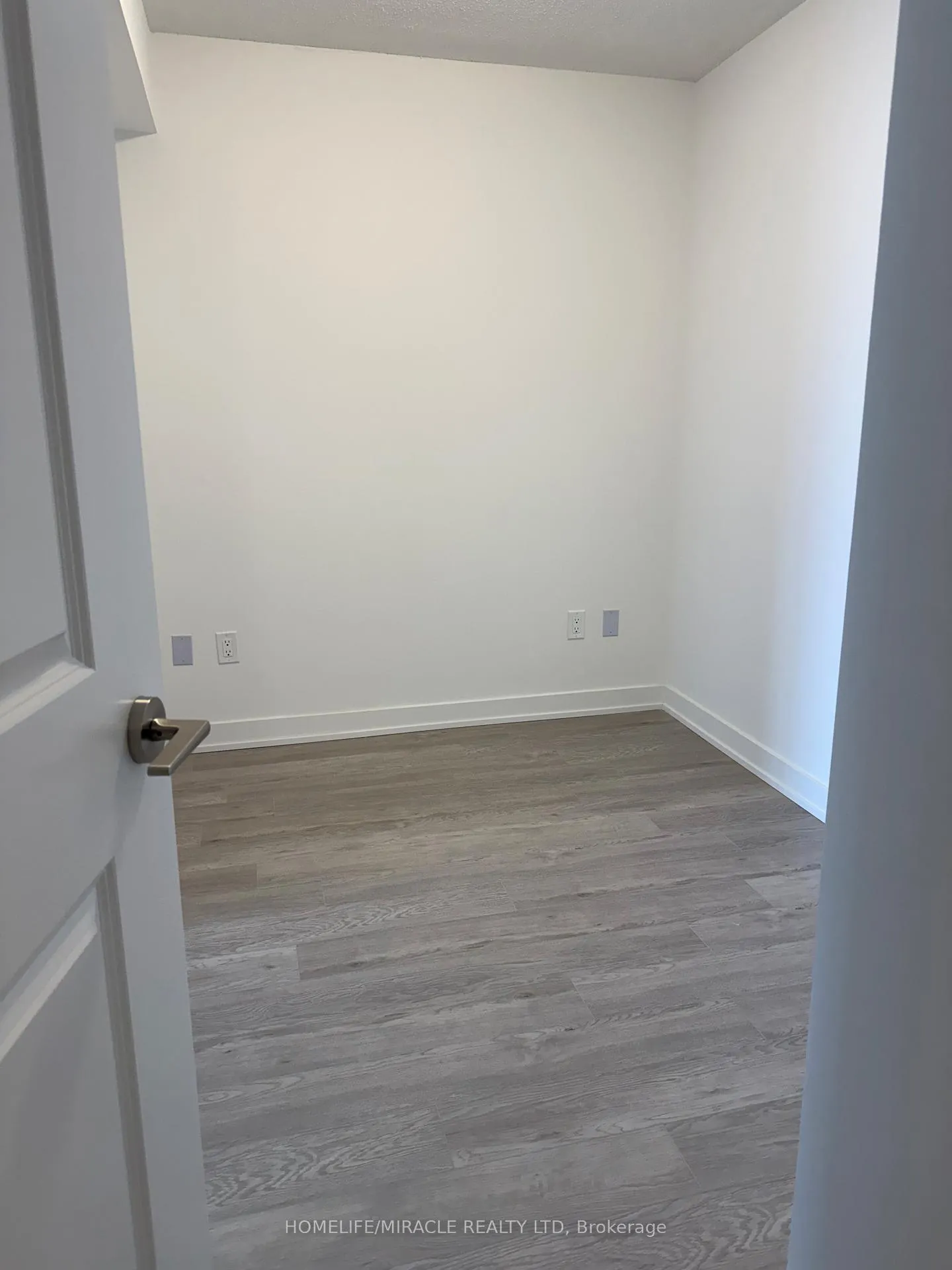 Photo 10 of Unit 1306, 1010 Sandy Beach Road, Pickering, Bay Ridges — HOMEH