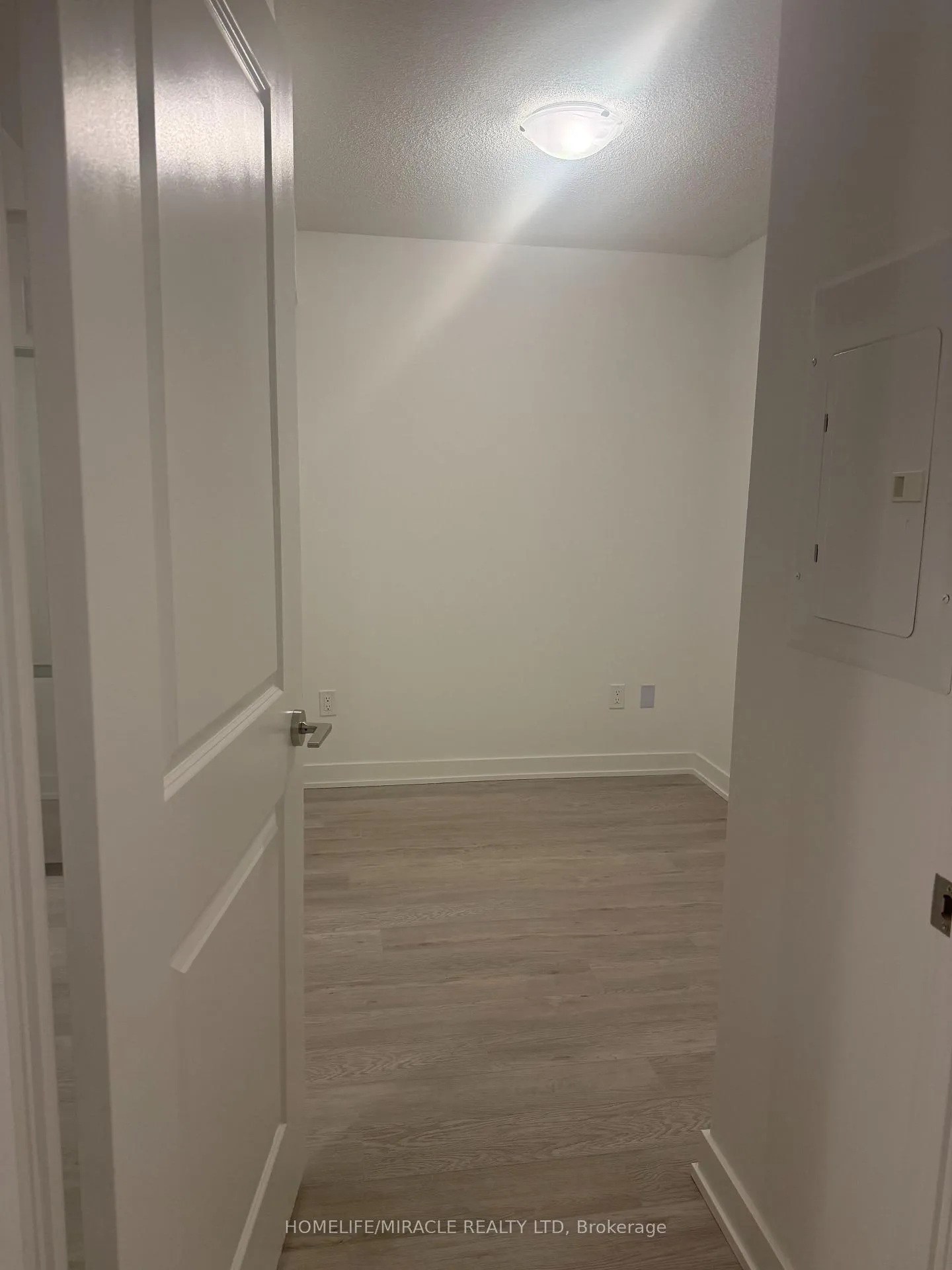 Photo 12 of Unit 1306, 1010 Sandy Beach Road, Pickering, Bay Ridges — HOMEH