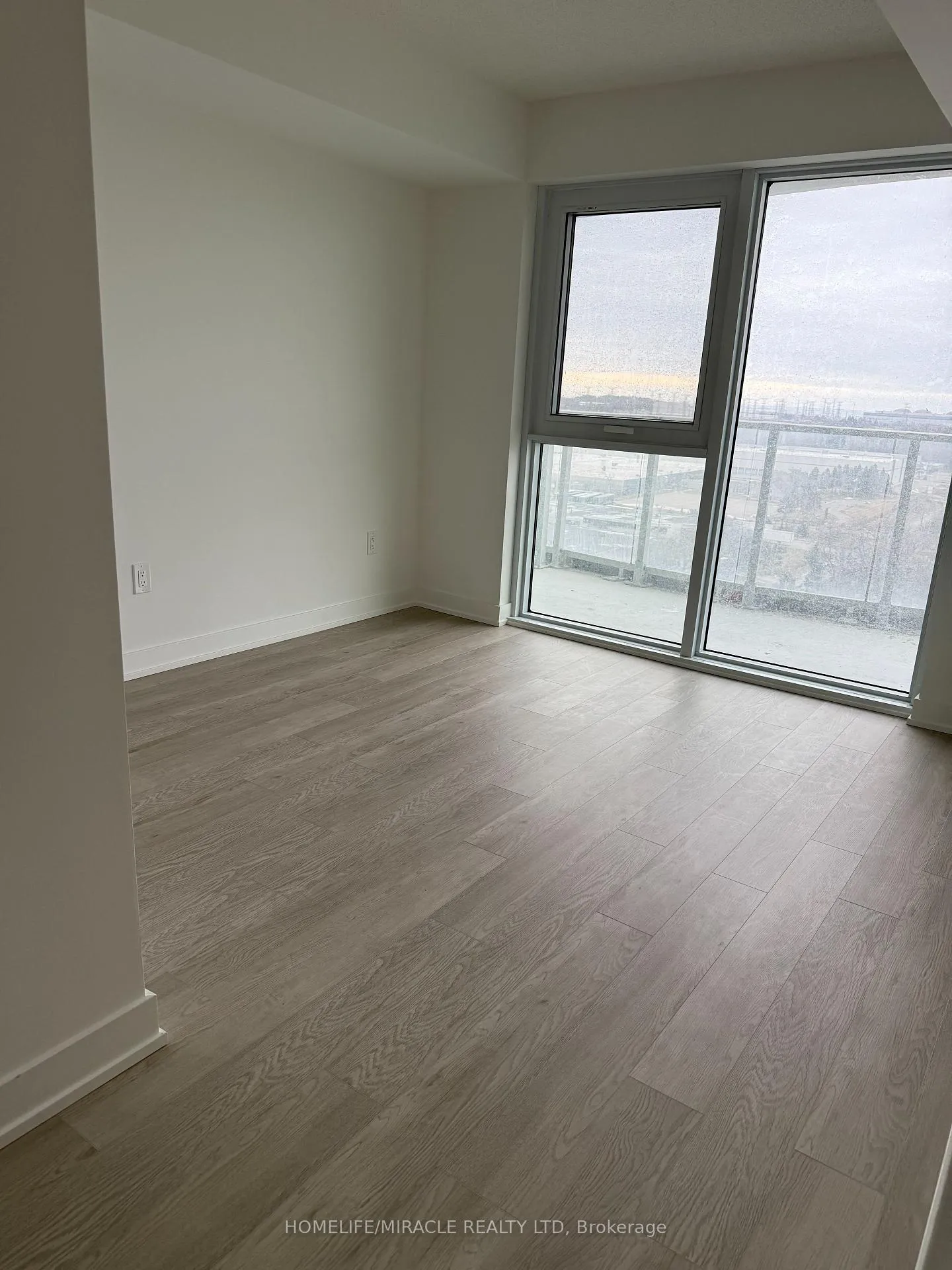 Photo 14 of Unit 1306, 1010 Sandy Beach Road, Pickering, Bay Ridges — HOMEH