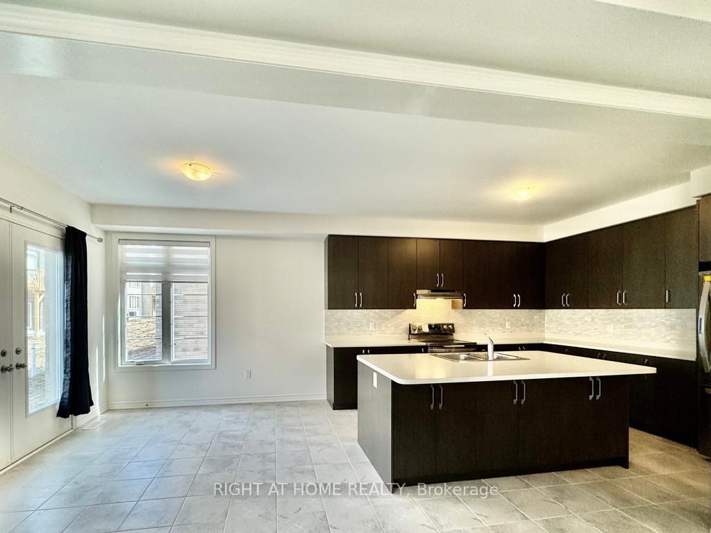 Photo 4 of 7 Sassafras Road, Springwater, Midhurst — HOMEH