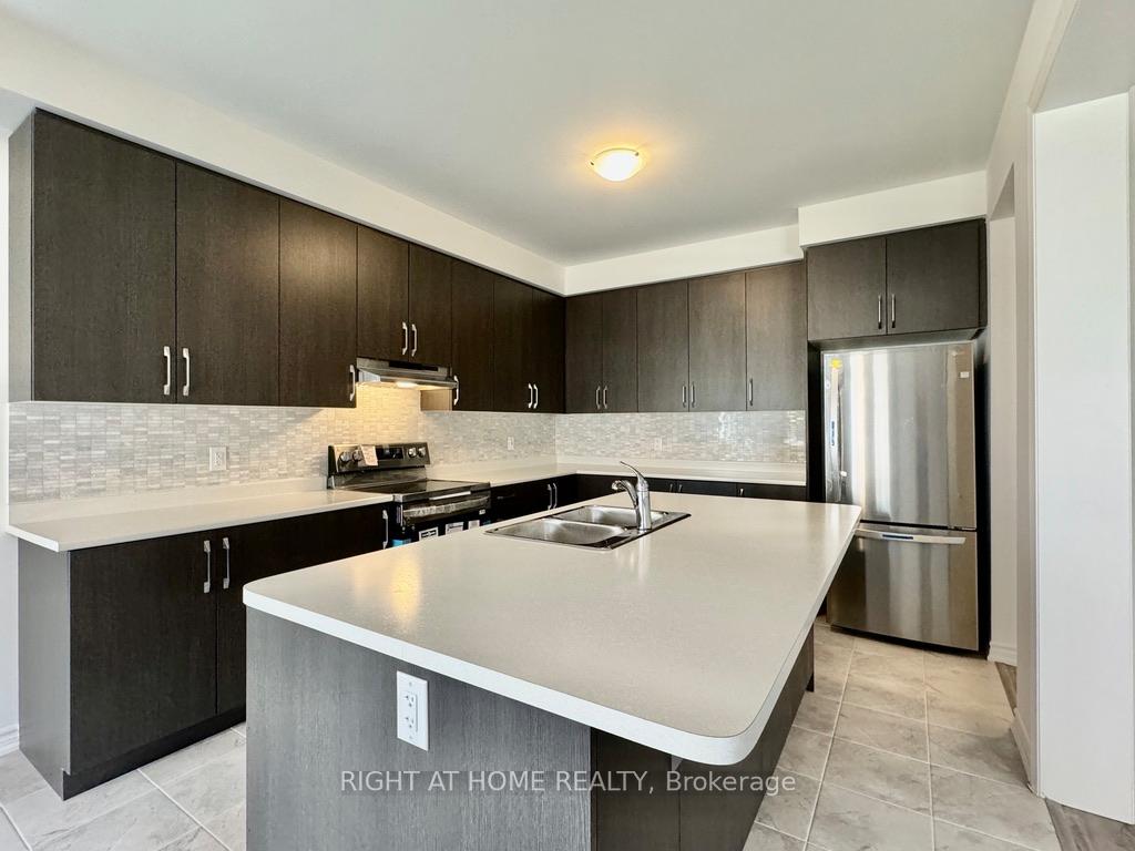 Photo 6 of 7 Sassafras Road, Springwater, Midhurst — HOMEH