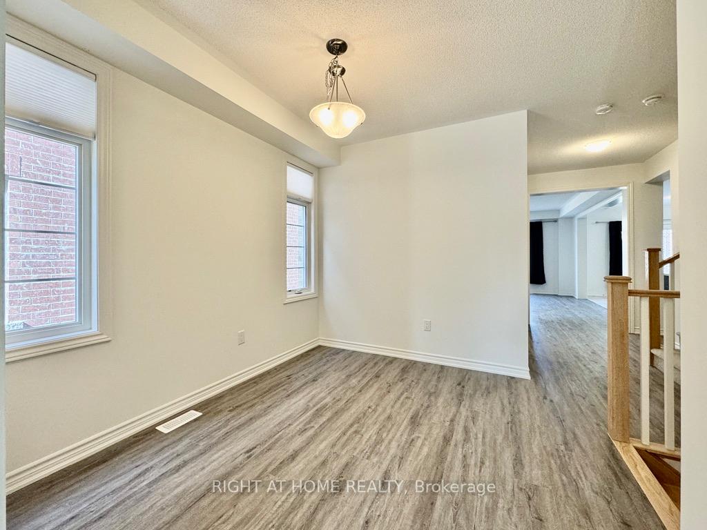 Photo 9 of 7 Sassafras Road, Springwater, Midhurst — HOMEH