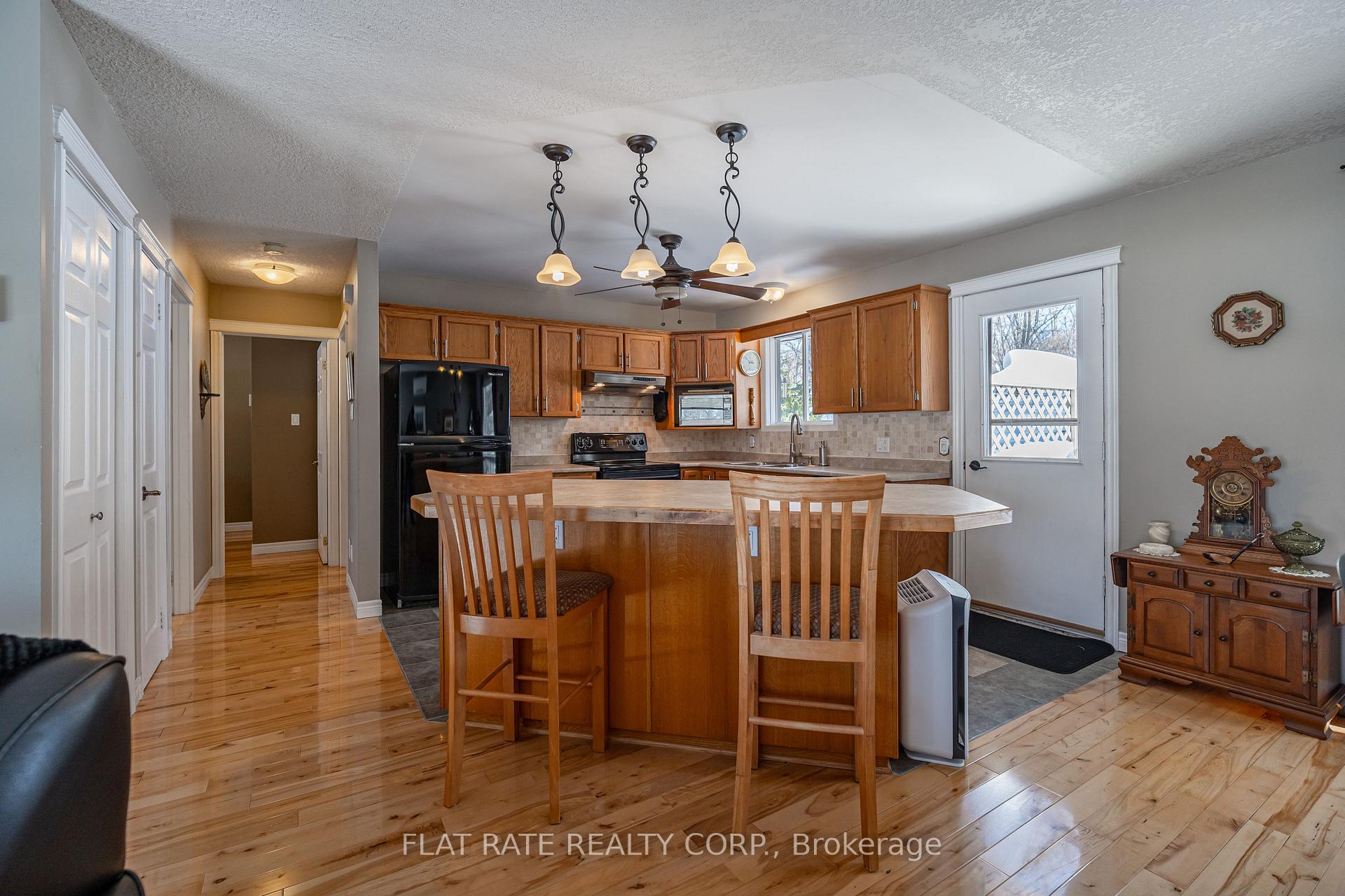 Photo 5 of 697 Peterborough Avenue, Selwyn — HOMEH