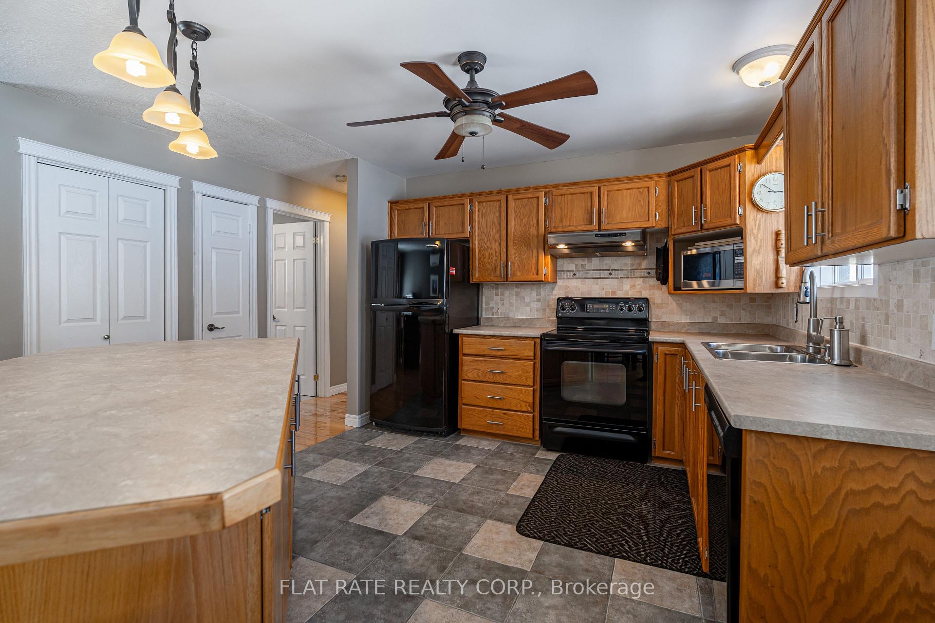 Photo 8 of 697 Peterborough Avenue, Selwyn — HOMEH