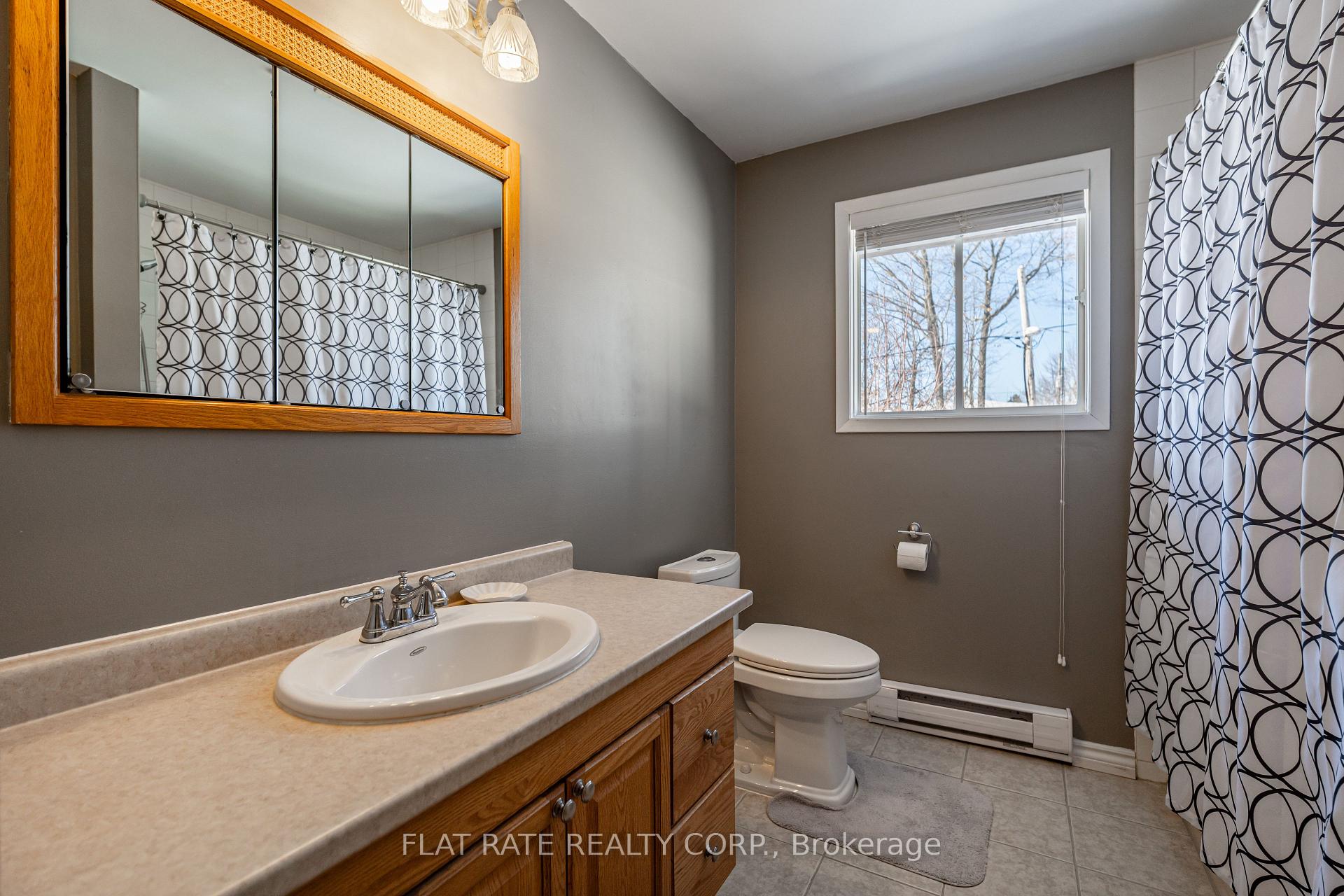 Photo 13 of 697 Peterborough Avenue, Selwyn — HOMEH