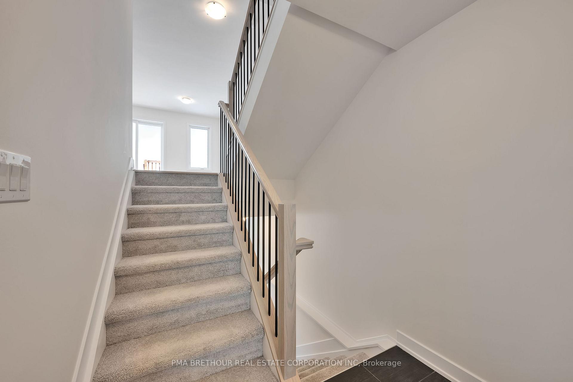 Photo 3 of 93 Staples Boulevard, Smiths Falls — HOMEH
