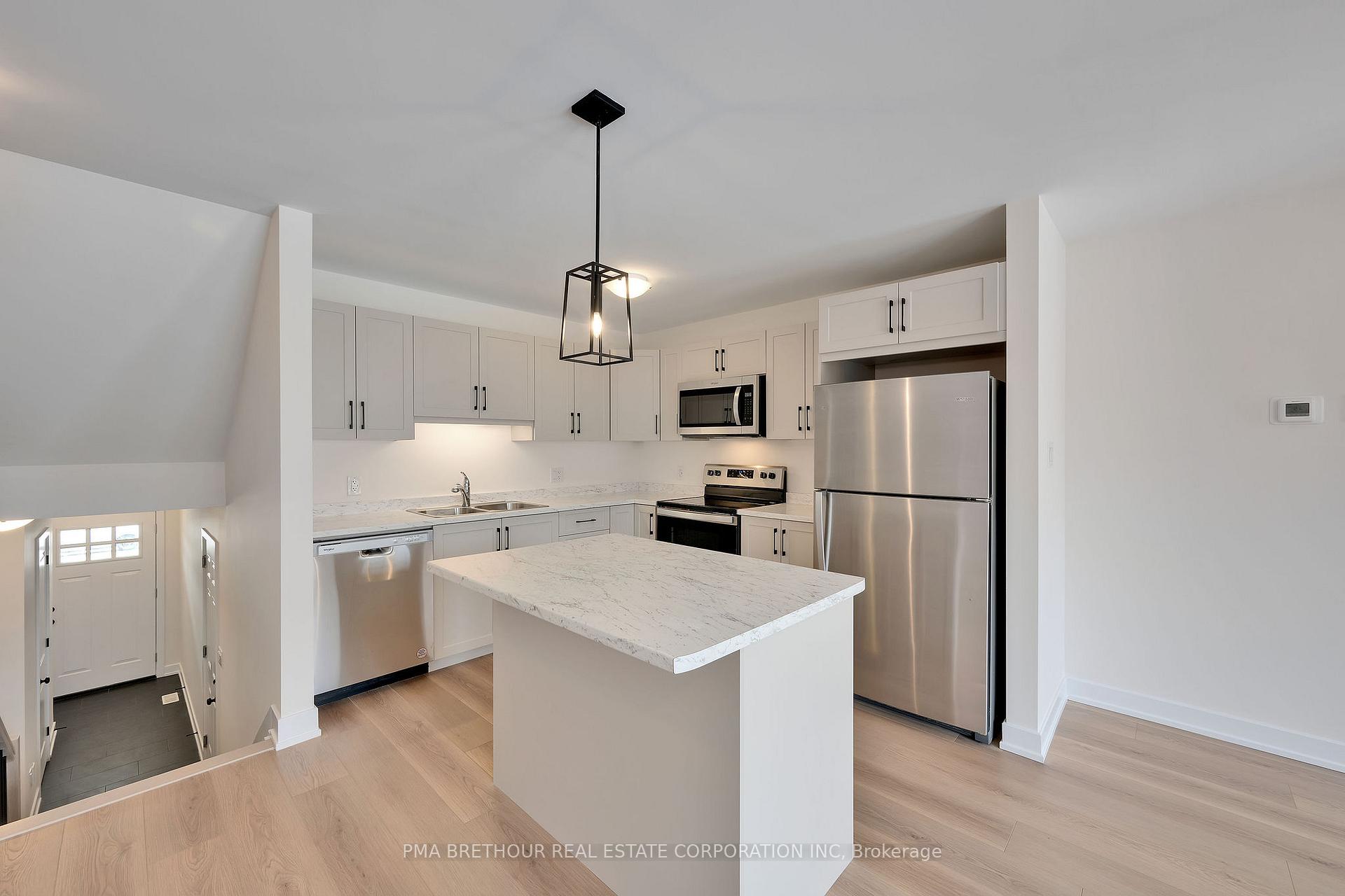 Photo 7 of 93 Staples Boulevard, Smiths Falls — HOMEH