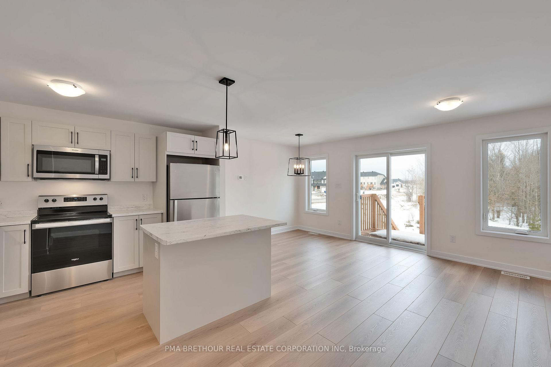Photo 8 of 93 Staples Boulevard, Smiths Falls — HOMEH