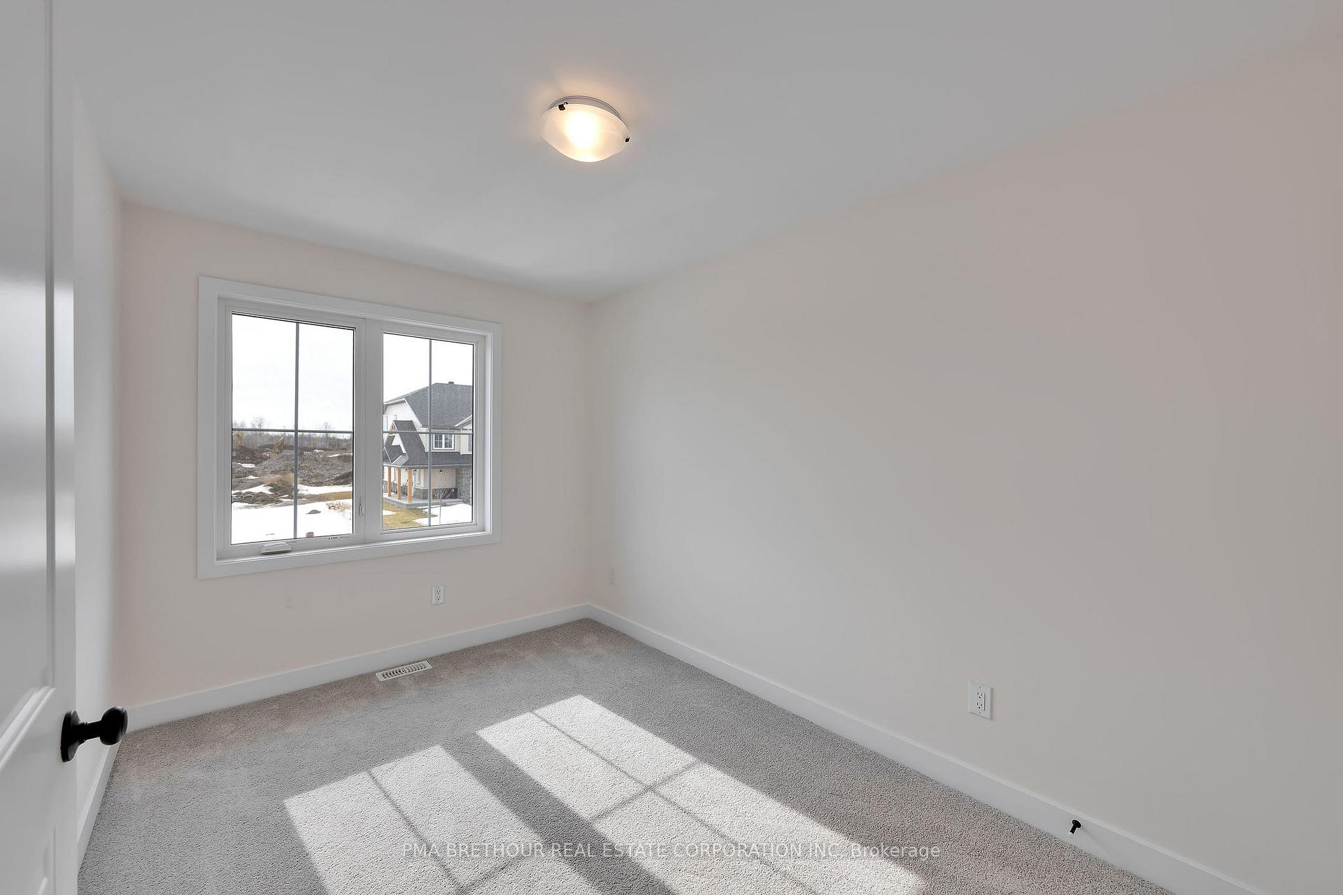 Photo 17 of 93 Staples Boulevard, Smiths Falls — HOMEH