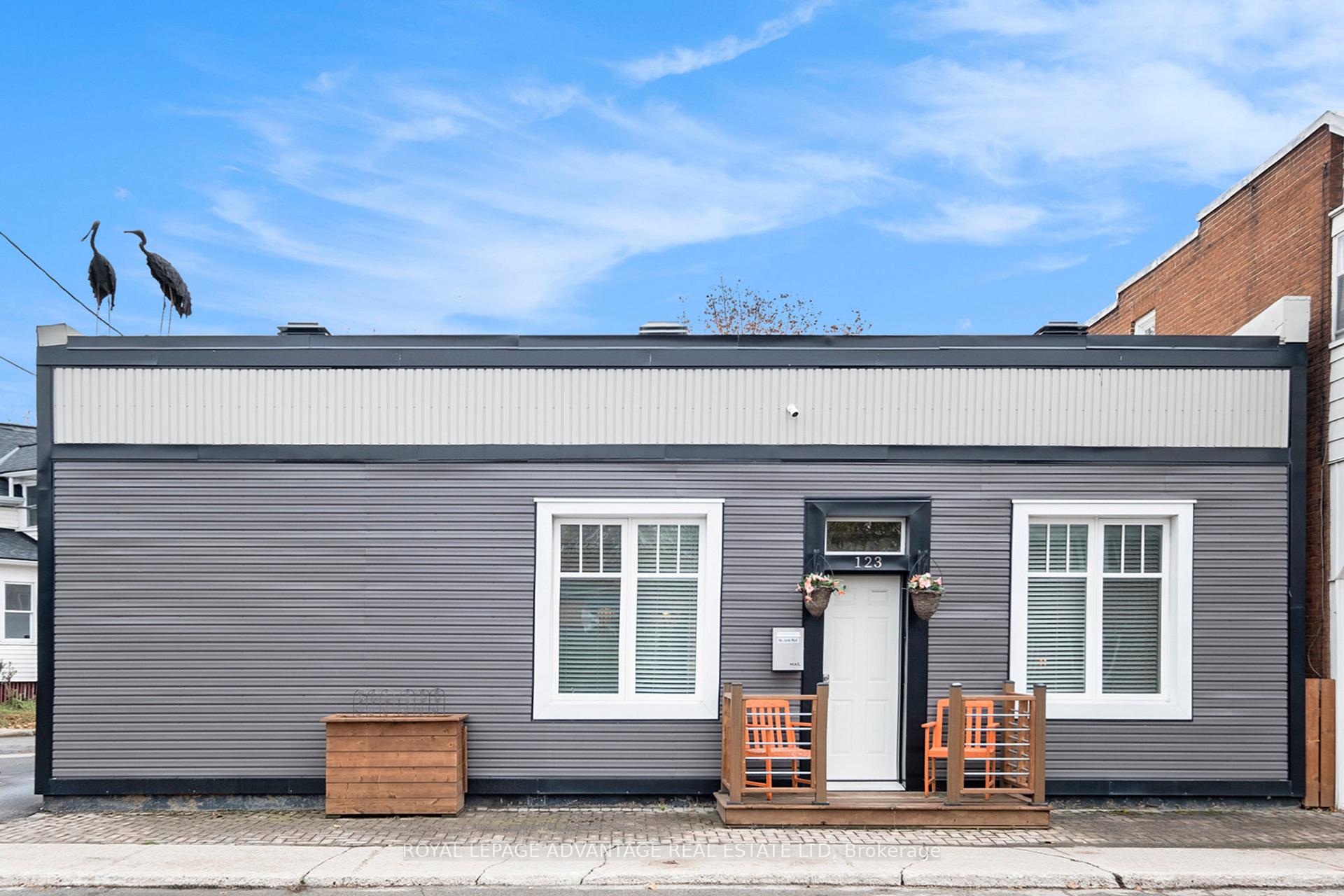 Photo 2 of 123 Beckwith Street N, Smiths Falls — HOMEH