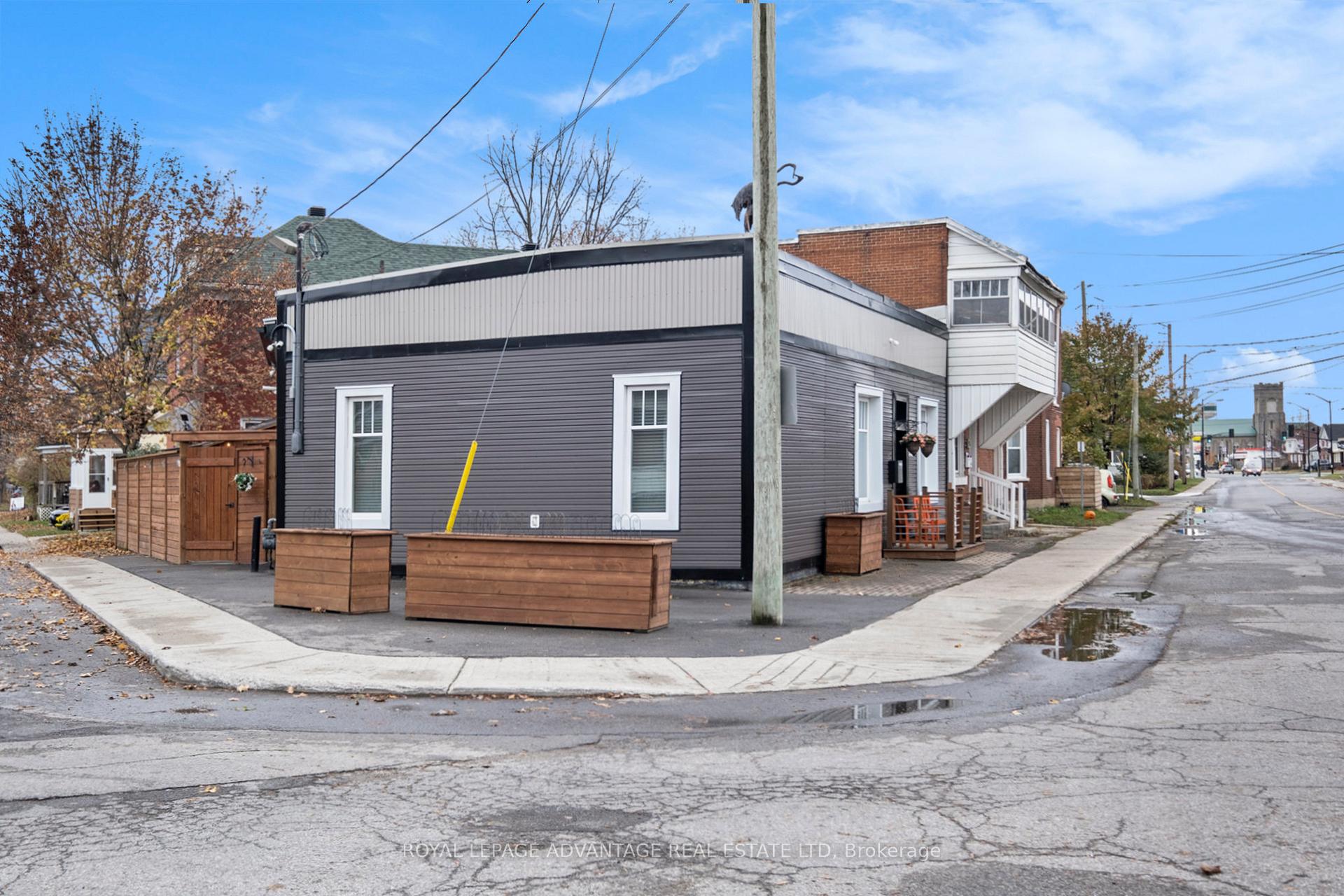 Photo 3 of 123 Beckwith Street N, Smiths Falls — HOMEH