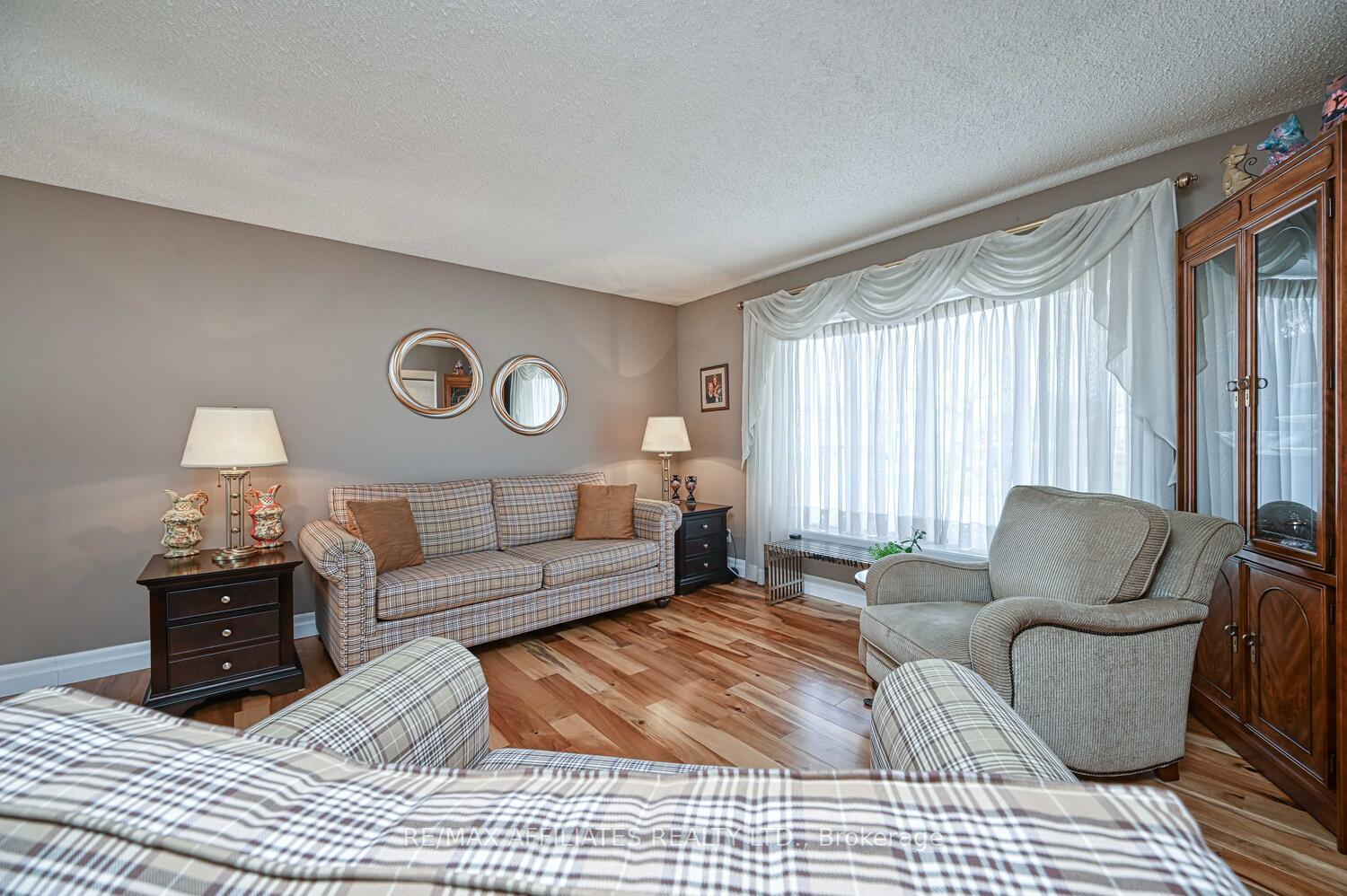 Photo 6 of 61 Colonel By Crescent, Smiths Falls — HOMEH