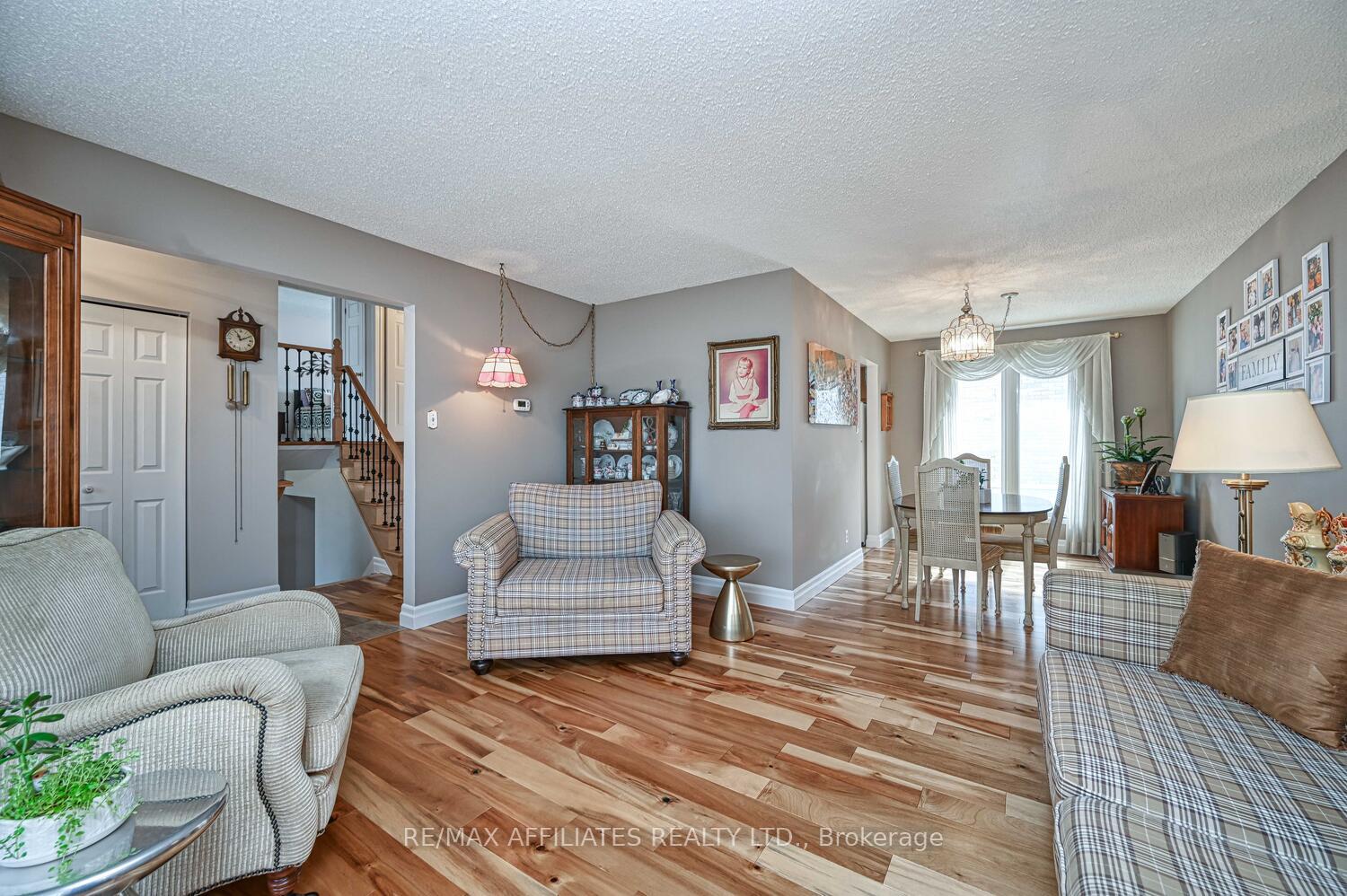 Photo 8 of 61 Colonel By Crescent, Smiths Falls — HOMEH