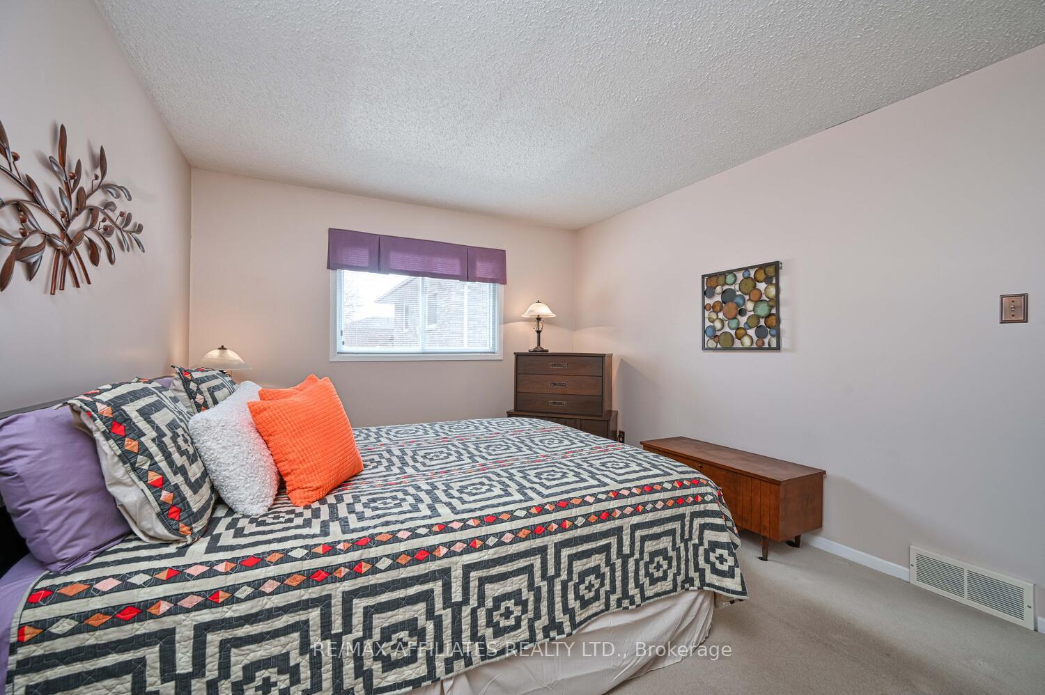 Photo 16 of 61 Colonel By Crescent, Smiths Falls — HOMEH