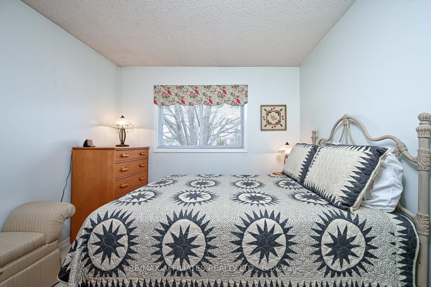Photo 21 of 61 Colonel By Crescent, Smiths Falls — HOMEH