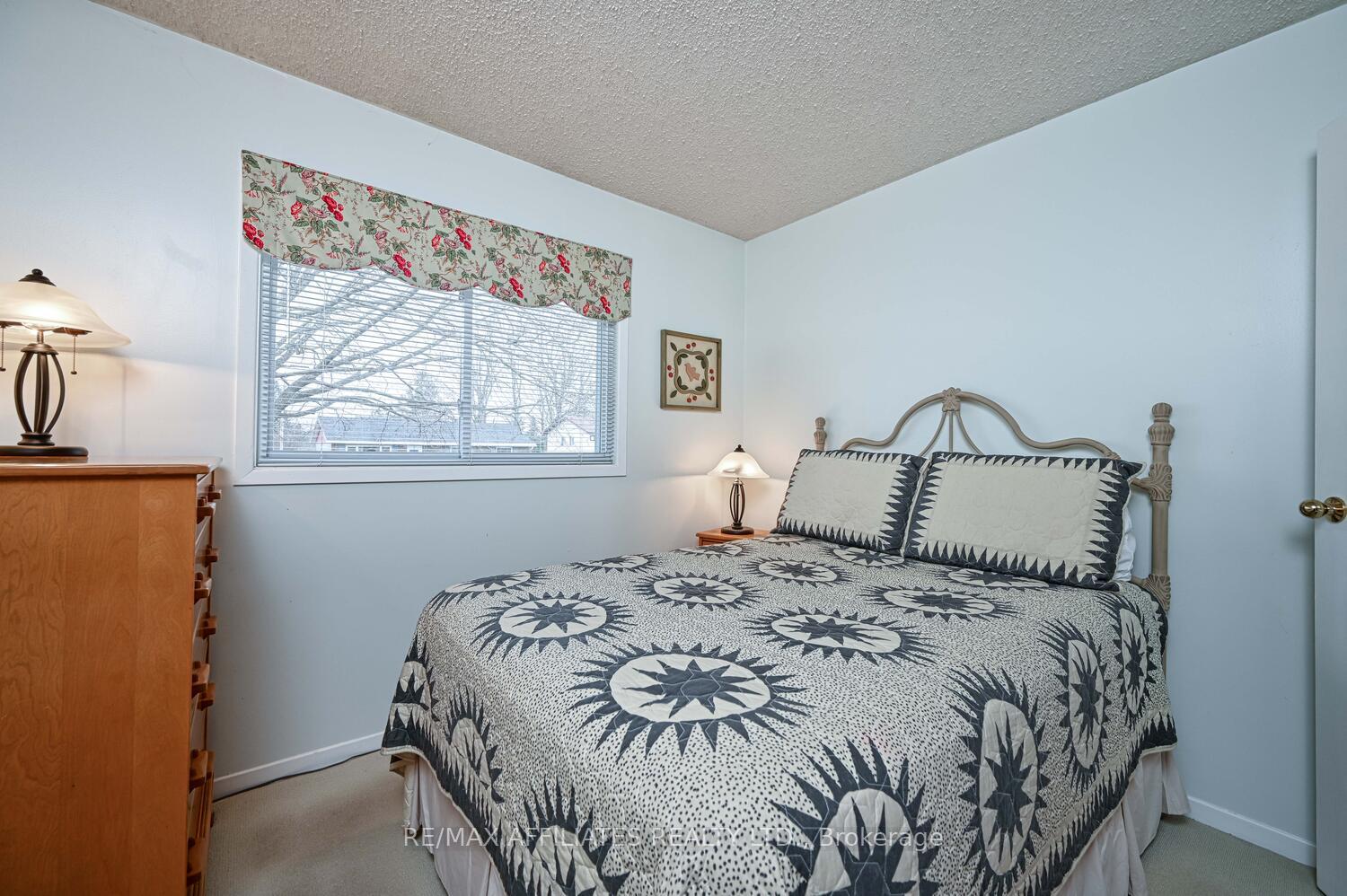 Photo 22 of 61 Colonel By Crescent, Smiths Falls — HOMEH