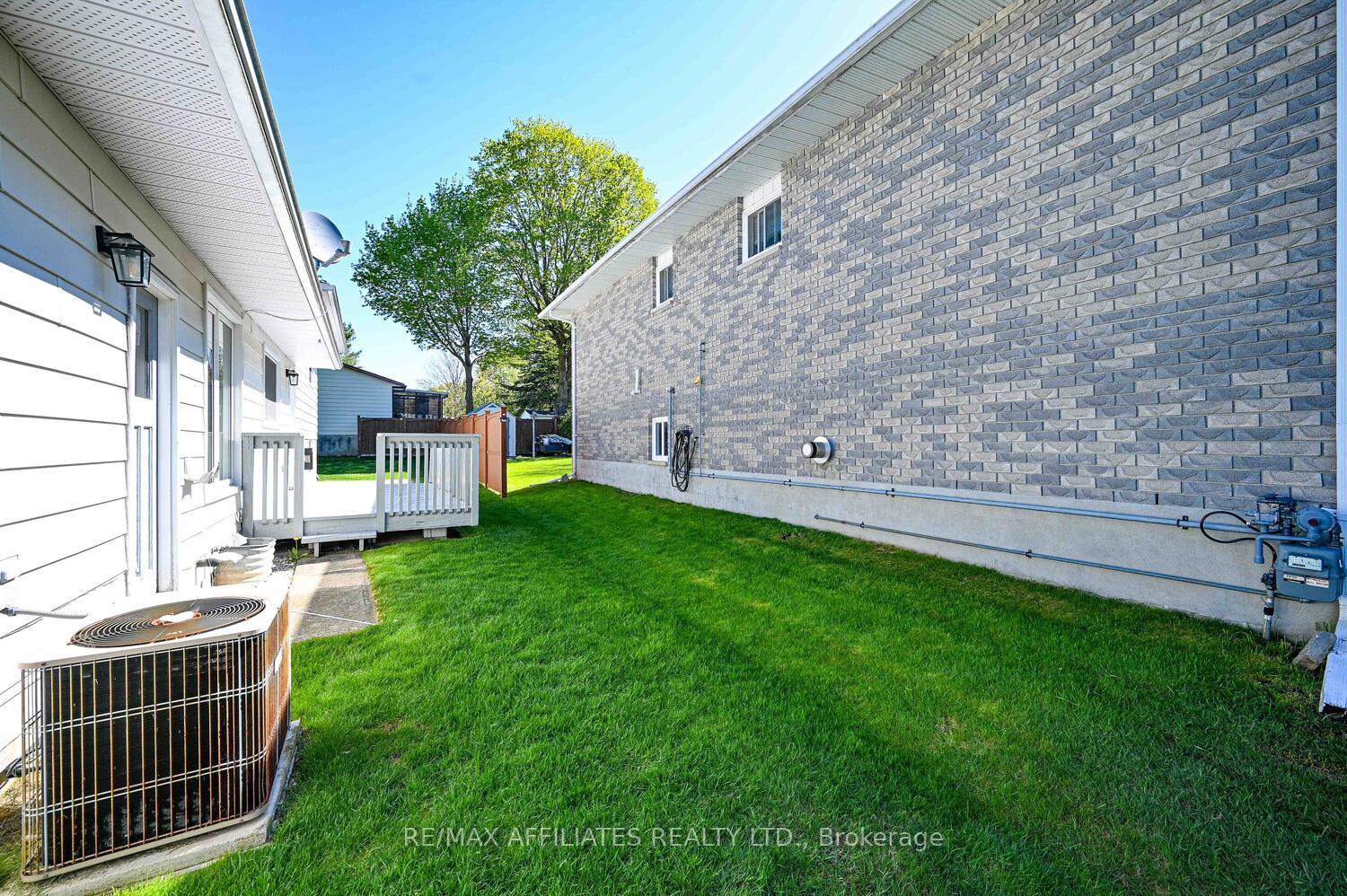 Photo 32 of 61 Colonel By Crescent, Smiths Falls — HOMEH