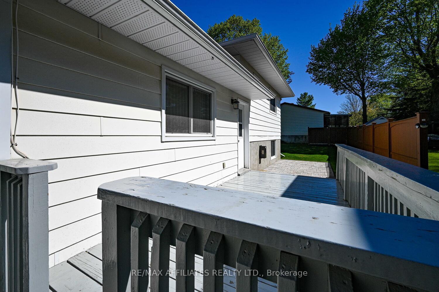 Photo 33 of 61 Colonel By Crescent, Smiths Falls — HOMEH