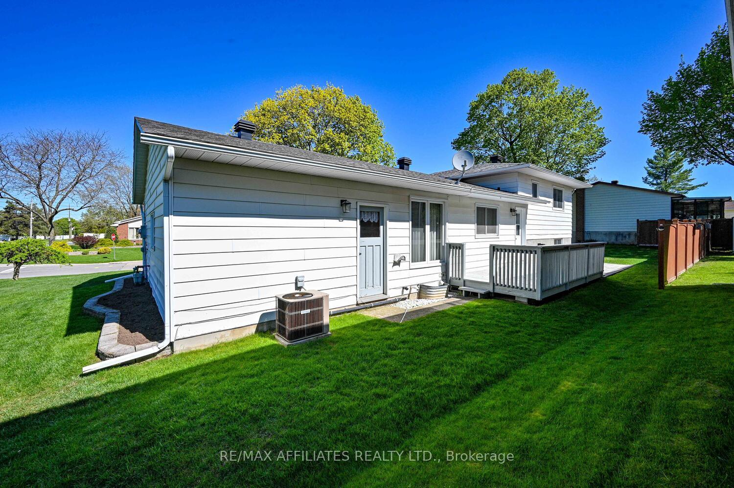 Photo 34 of 61 Colonel By Crescent, Smiths Falls — HOMEH