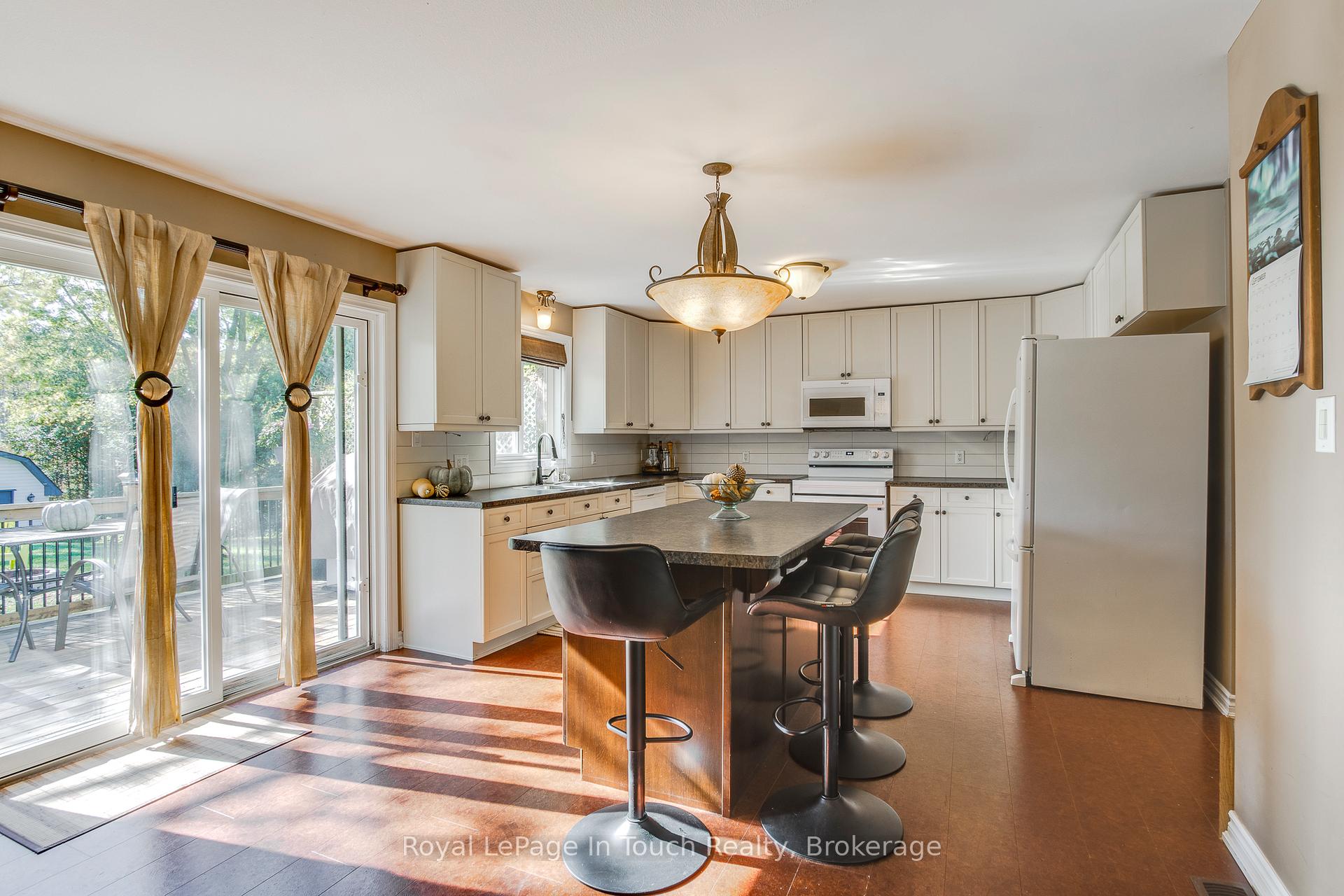Photo 9 of 1023 Flos 4 Road W, Springwater, Rural Springwater — HOMEH
