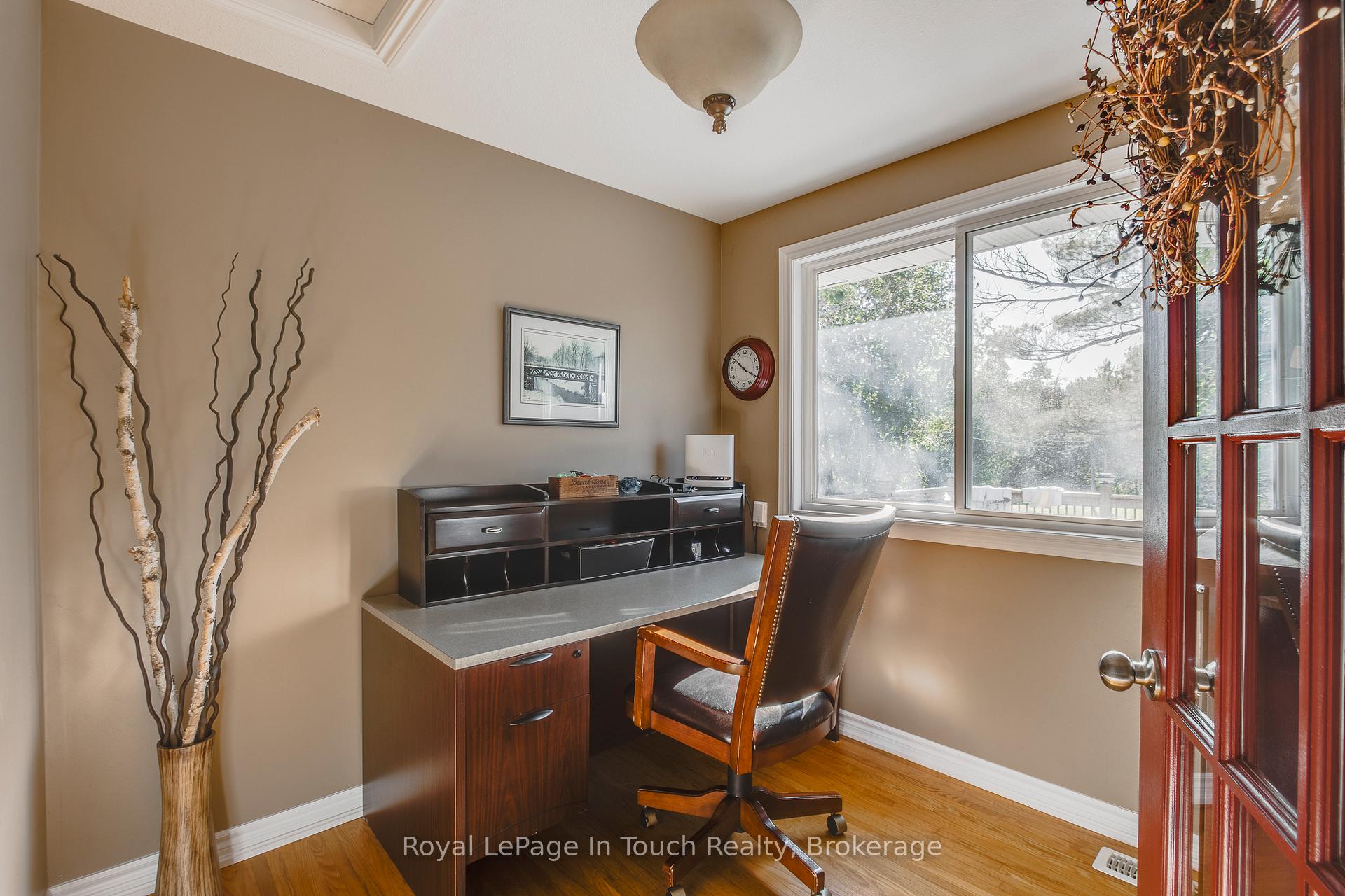 Photo 16 of 1023 Flos 4 Road W, Springwater, Rural Springwater — HOMEH