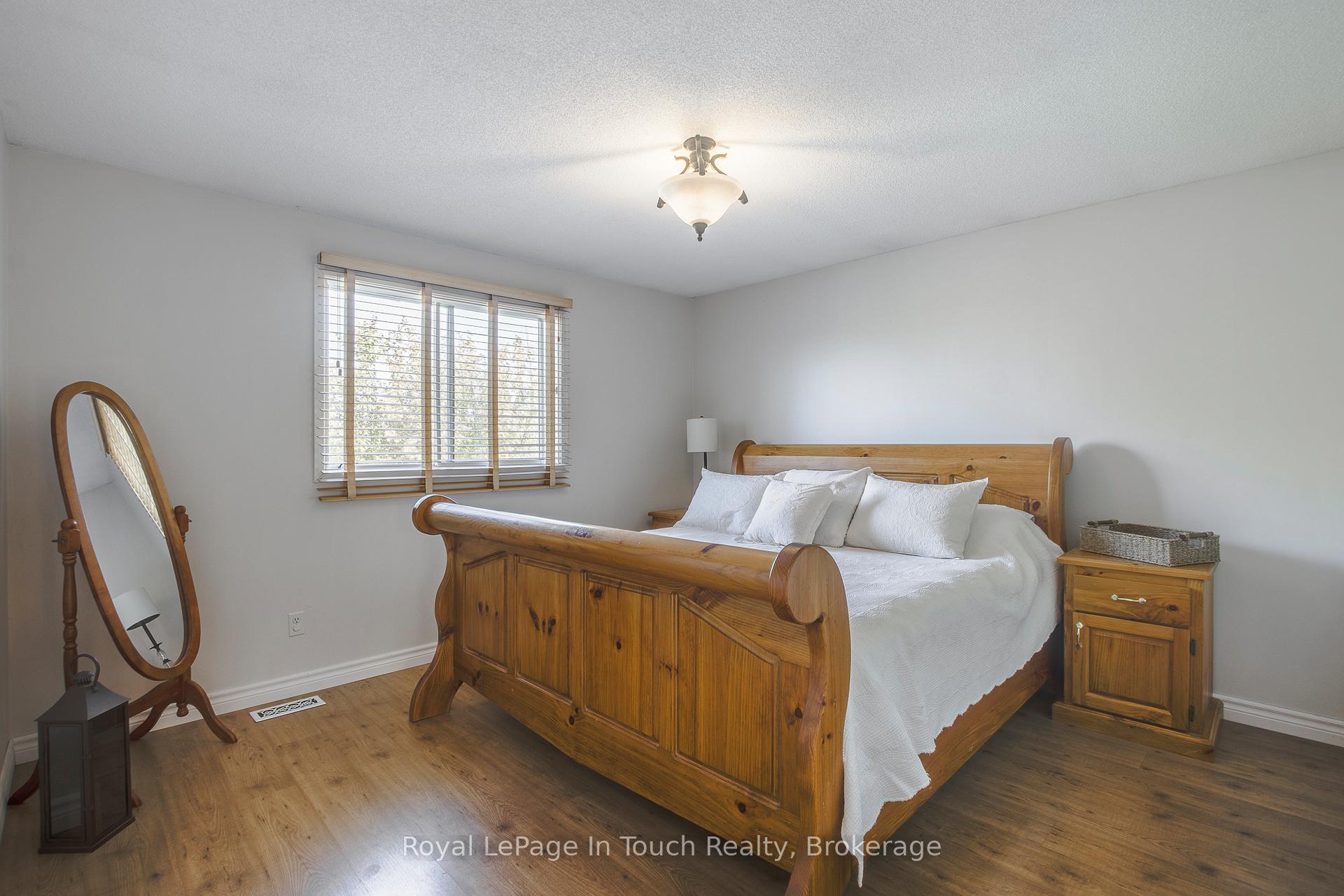 Photo 17 of 1023 Flos 4 Road W, Springwater, Rural Springwater — HOMEH
