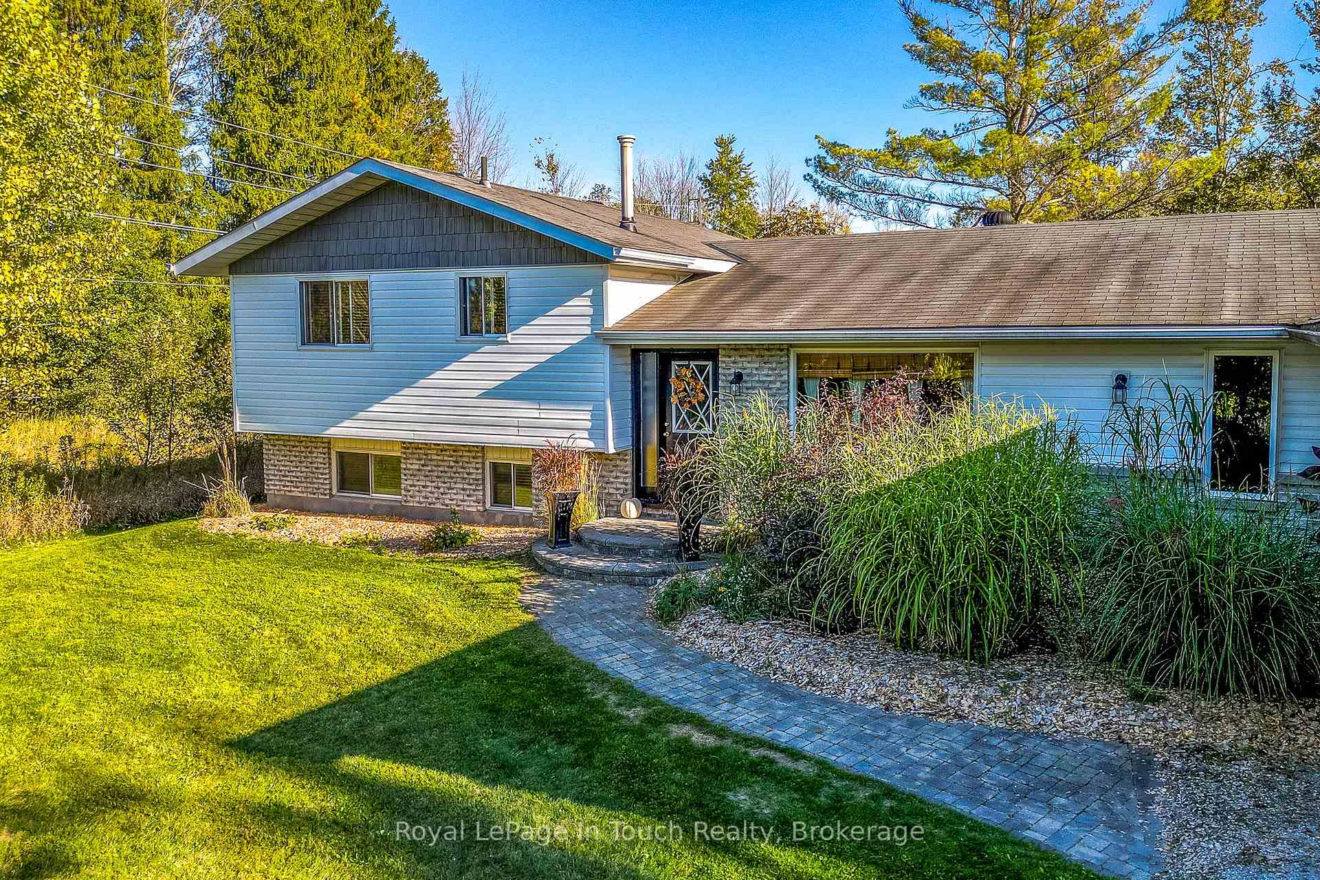 Photo 35 of 1023 Flos 4 Road W, Springwater, Rural Springwater — HOMEH