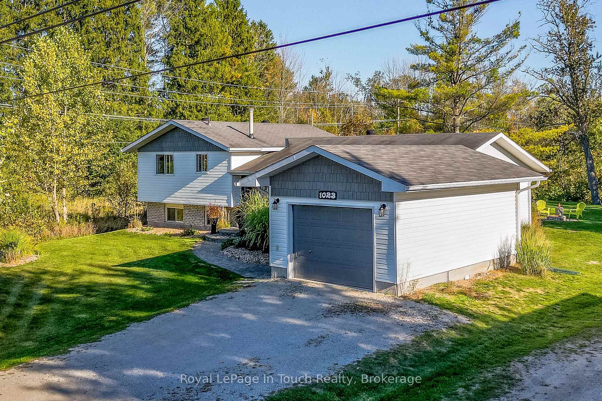 Photo 36 of 1023 Flos 4 Road W, Springwater, Rural Springwater — HOMEH