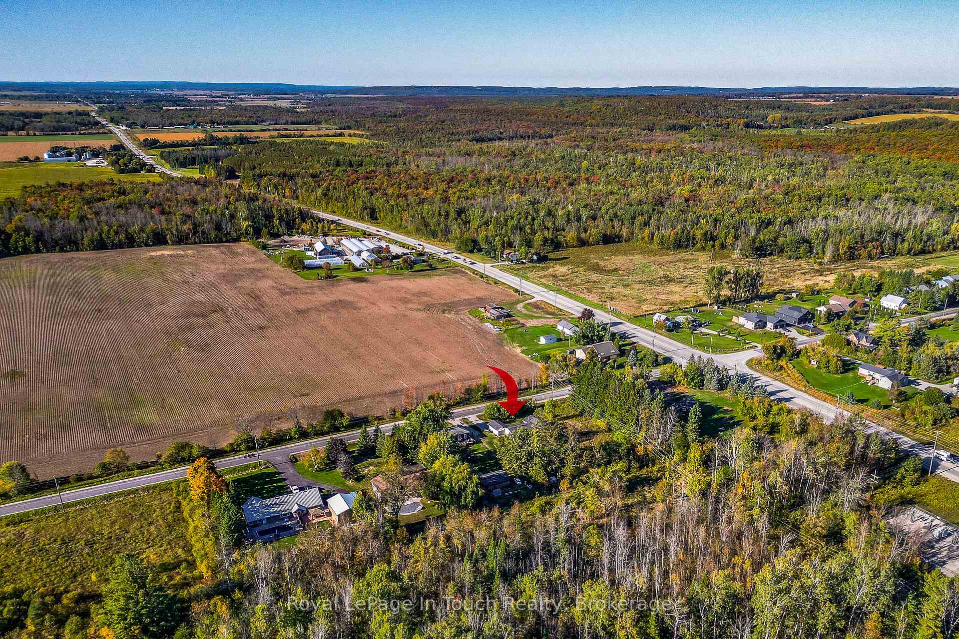Photo 40 of 1023 Flos 4 Road W, Springwater, Rural Springwater — HOMEH