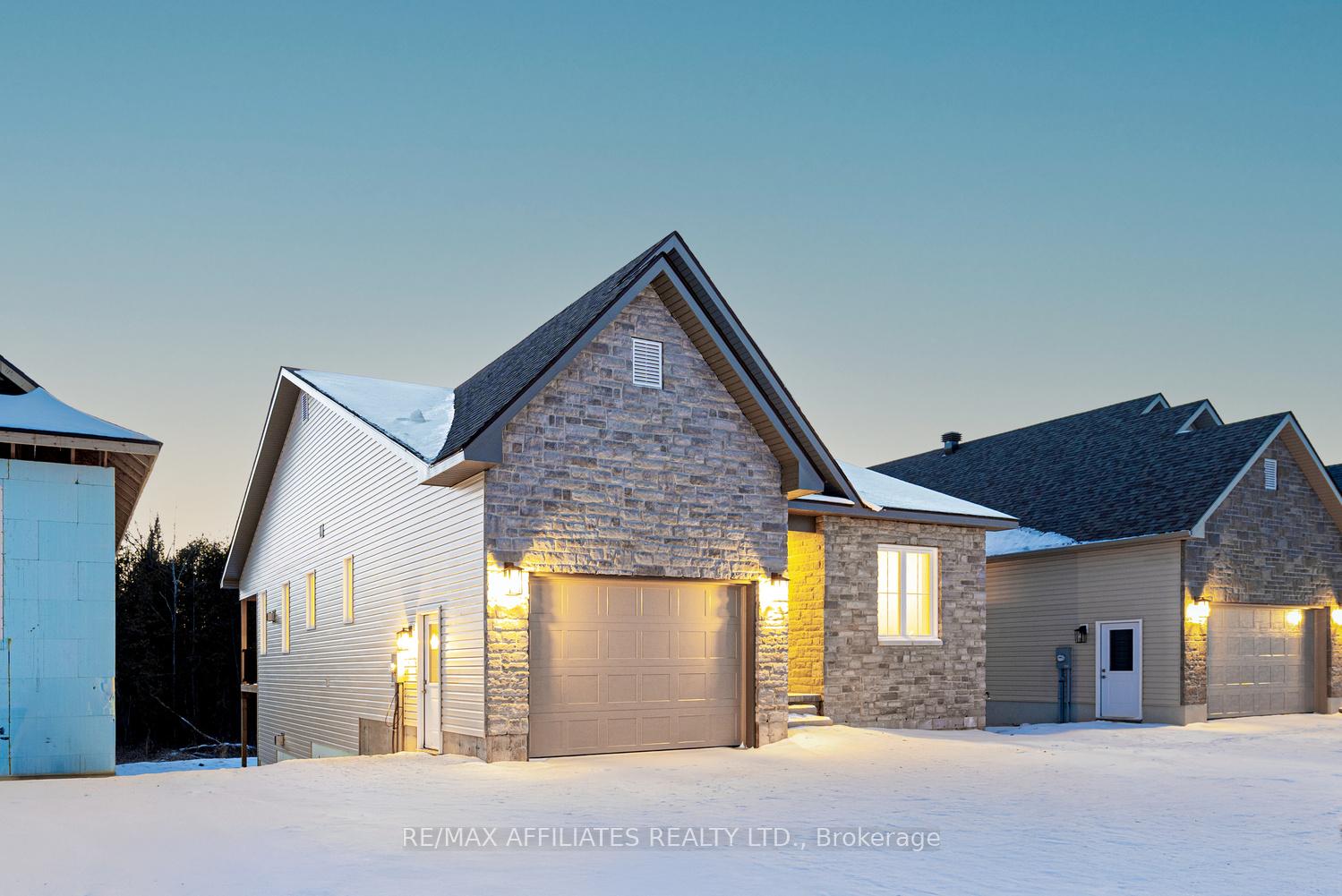 Photo 2 of 95 Rabb Street, Smiths Falls — HOMEH