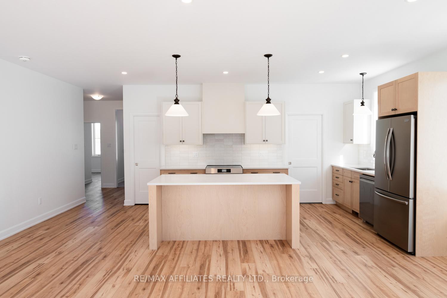 Photo 13 of 95 Rabb Street, Smiths Falls — HOMEH