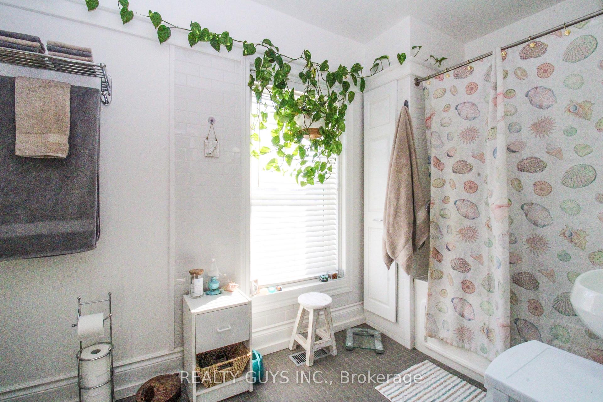 Photo 26 of 166 Queen Street, Selwyn — HOMEH