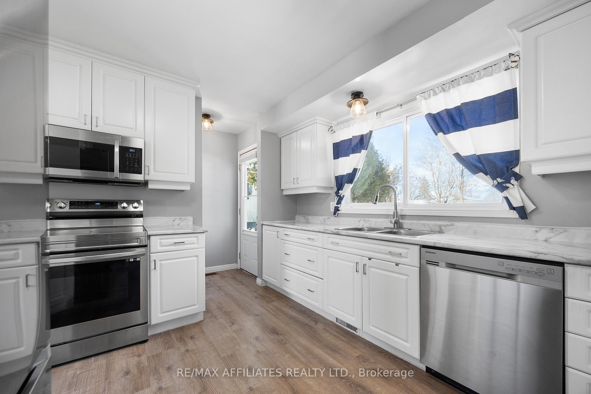 Photo 7 of 26 Bell Avenue, Smiths Falls — HOMEH