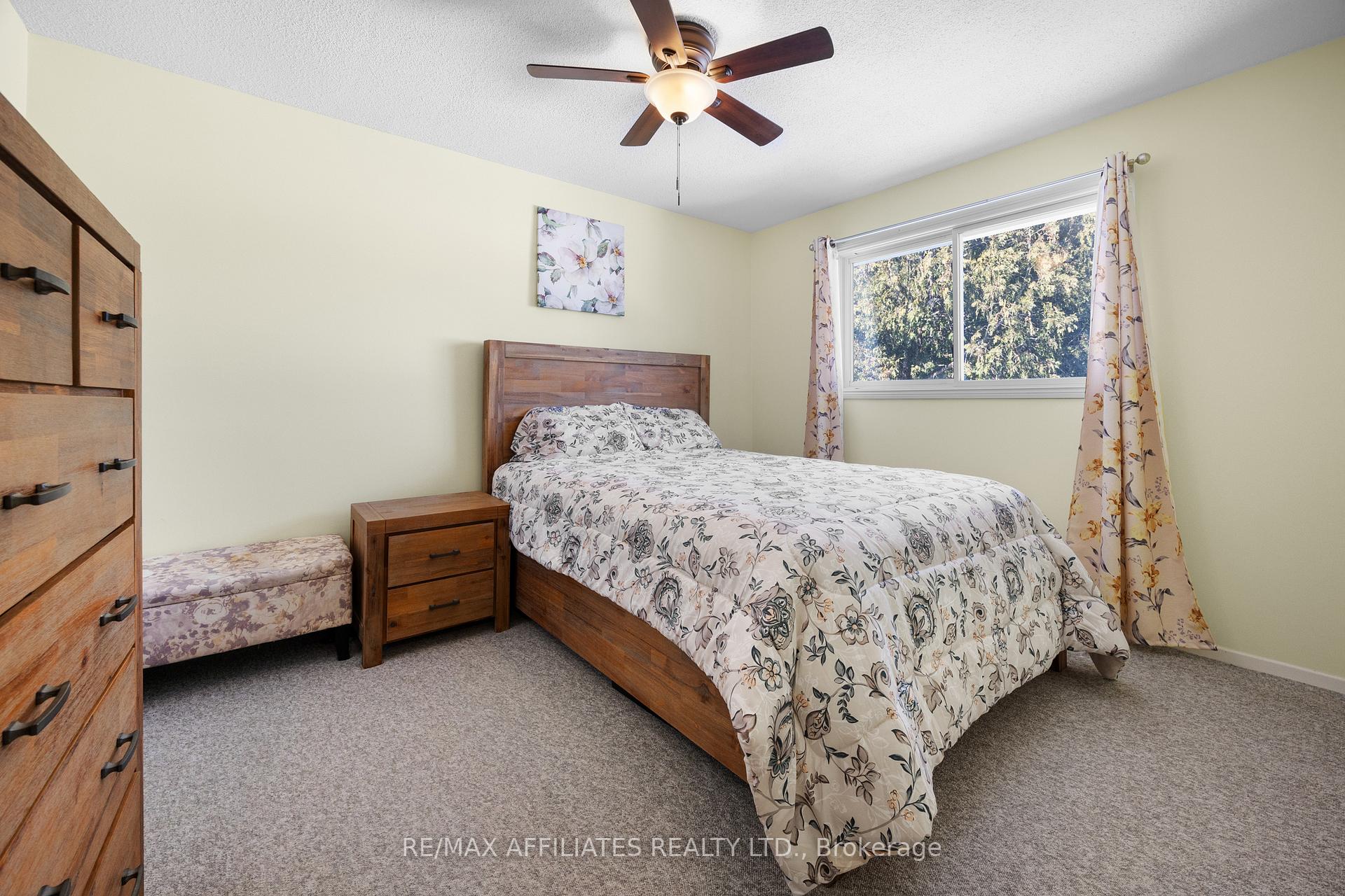 Photo 11 of 26 Bell Avenue, Smiths Falls — HOMEH