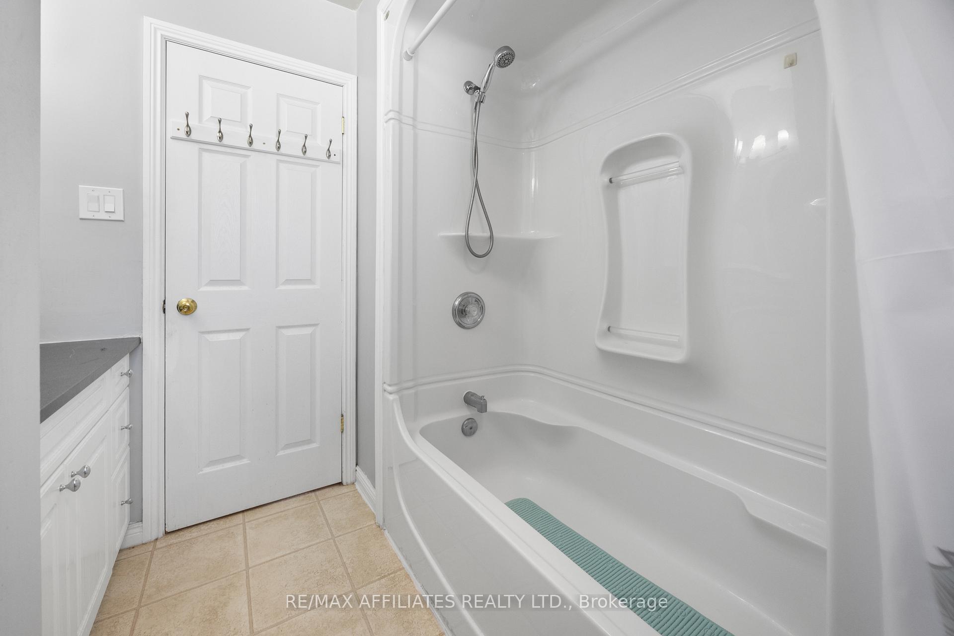 Photo 17 of 26 Bell Avenue, Smiths Falls — HOMEH