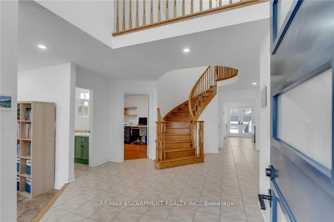 Photo 2 of 191 Hawkswood Trail, Hamilton, Carpenter — HOMEH