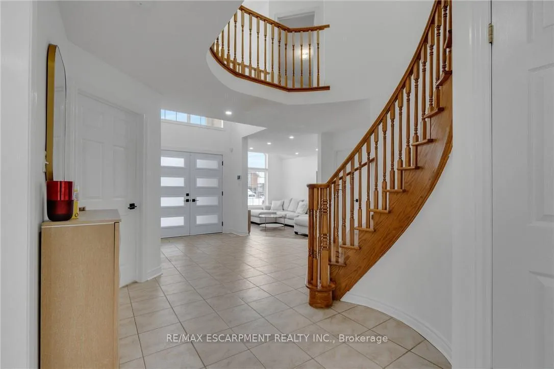 Photo 7 of 191 Hawkswood Trail, Hamilton, Carpenter — HOMEH